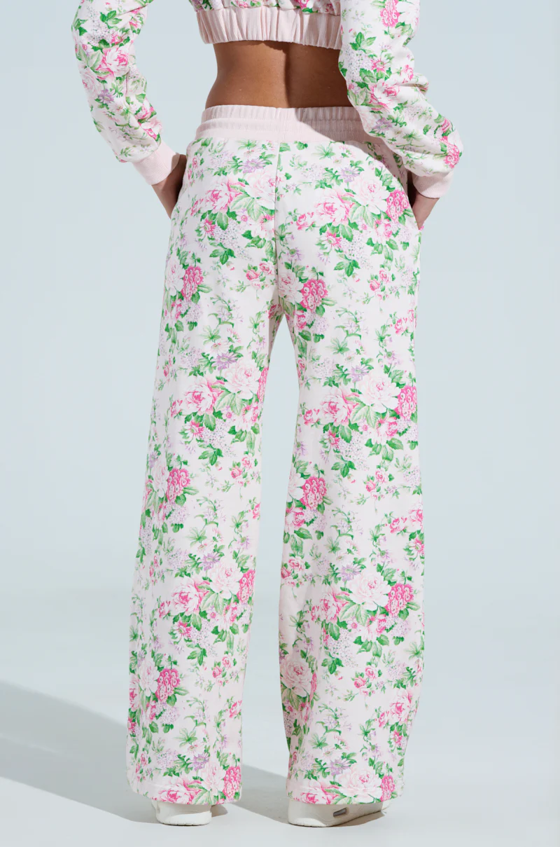 DREAMING OF SPRING SWEATPANTS - Image 5