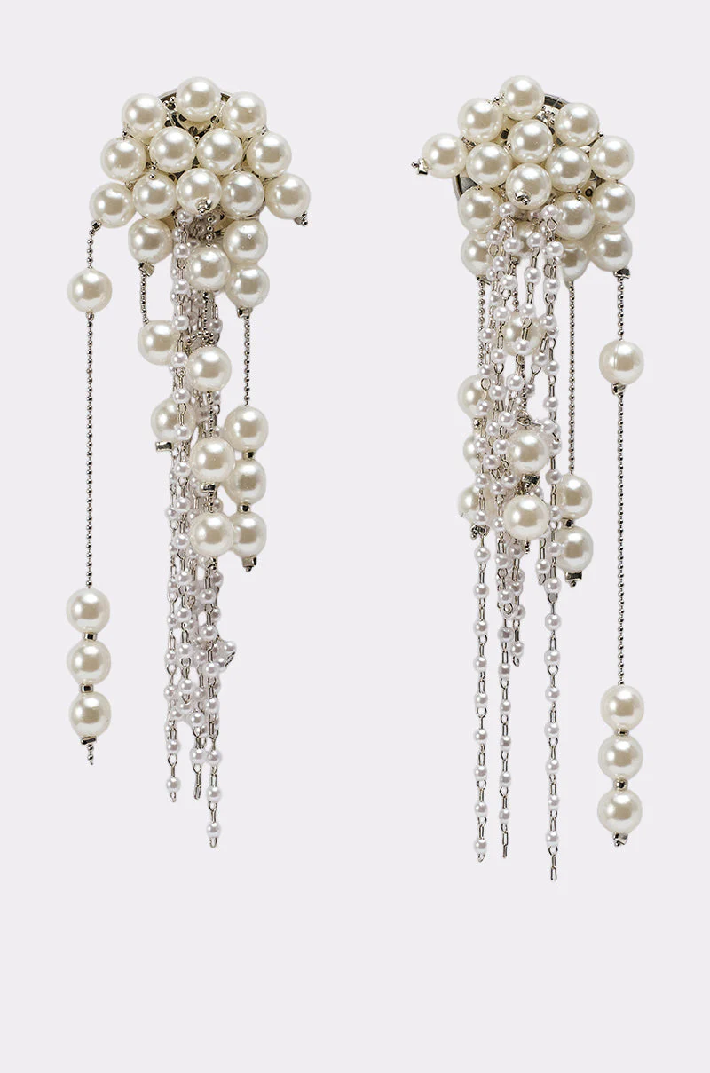 DRIPPIN IN PEARLS EARRING - Image 3