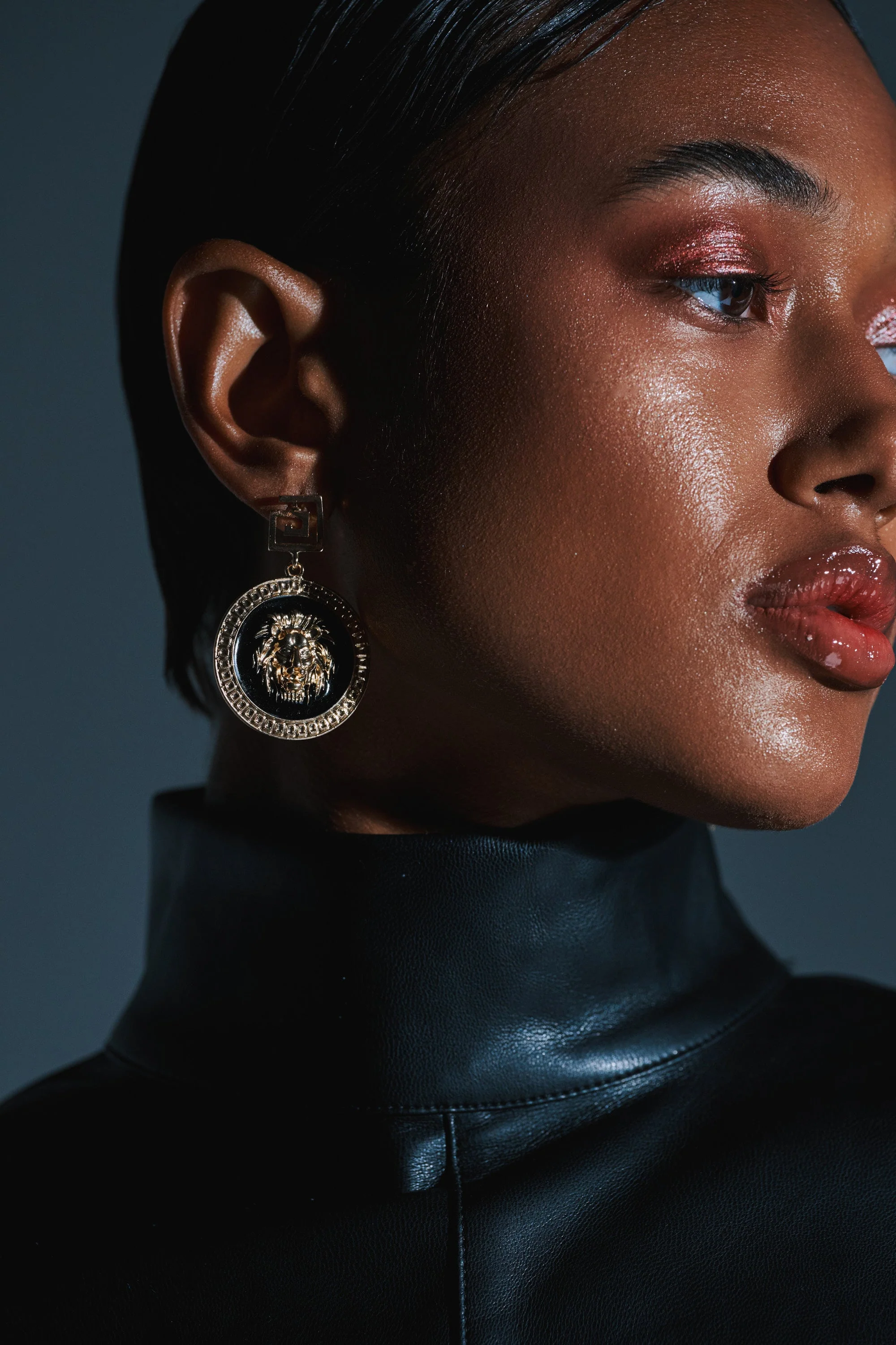 LION'S SHARE EARRING - Image 2
