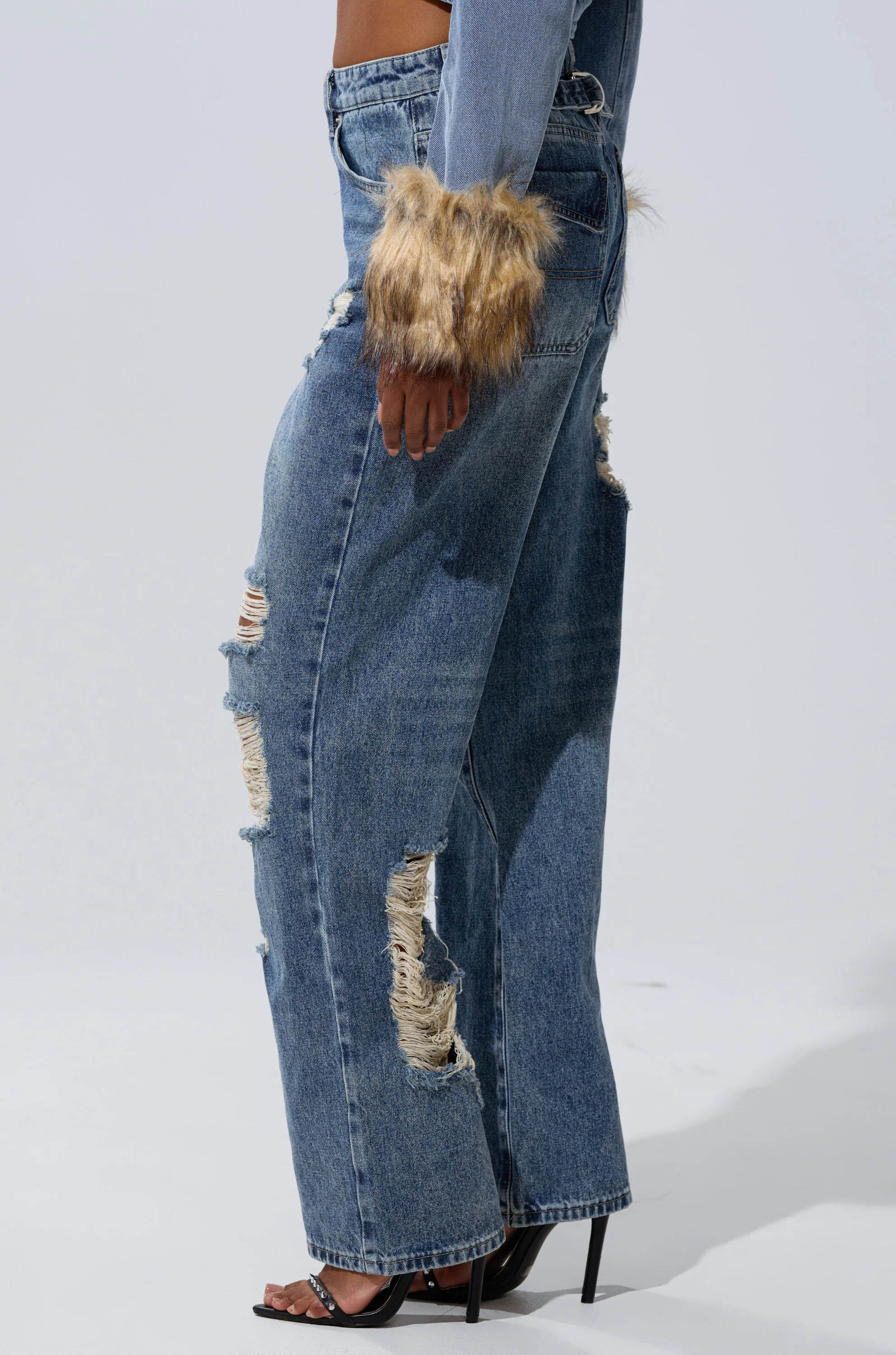 EASILY DISTRESSED DENIM - Image 3