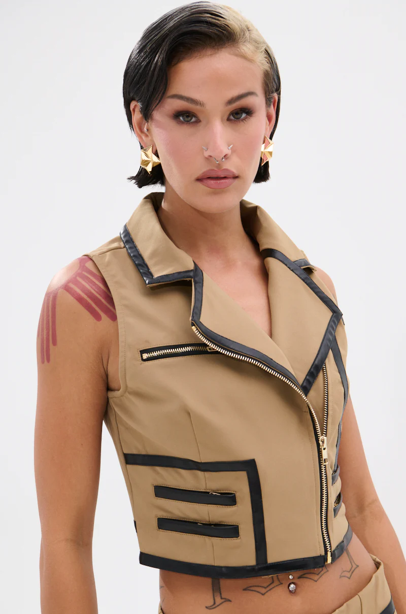 EAST HAMPTON VEST IN BROWN - Image 2