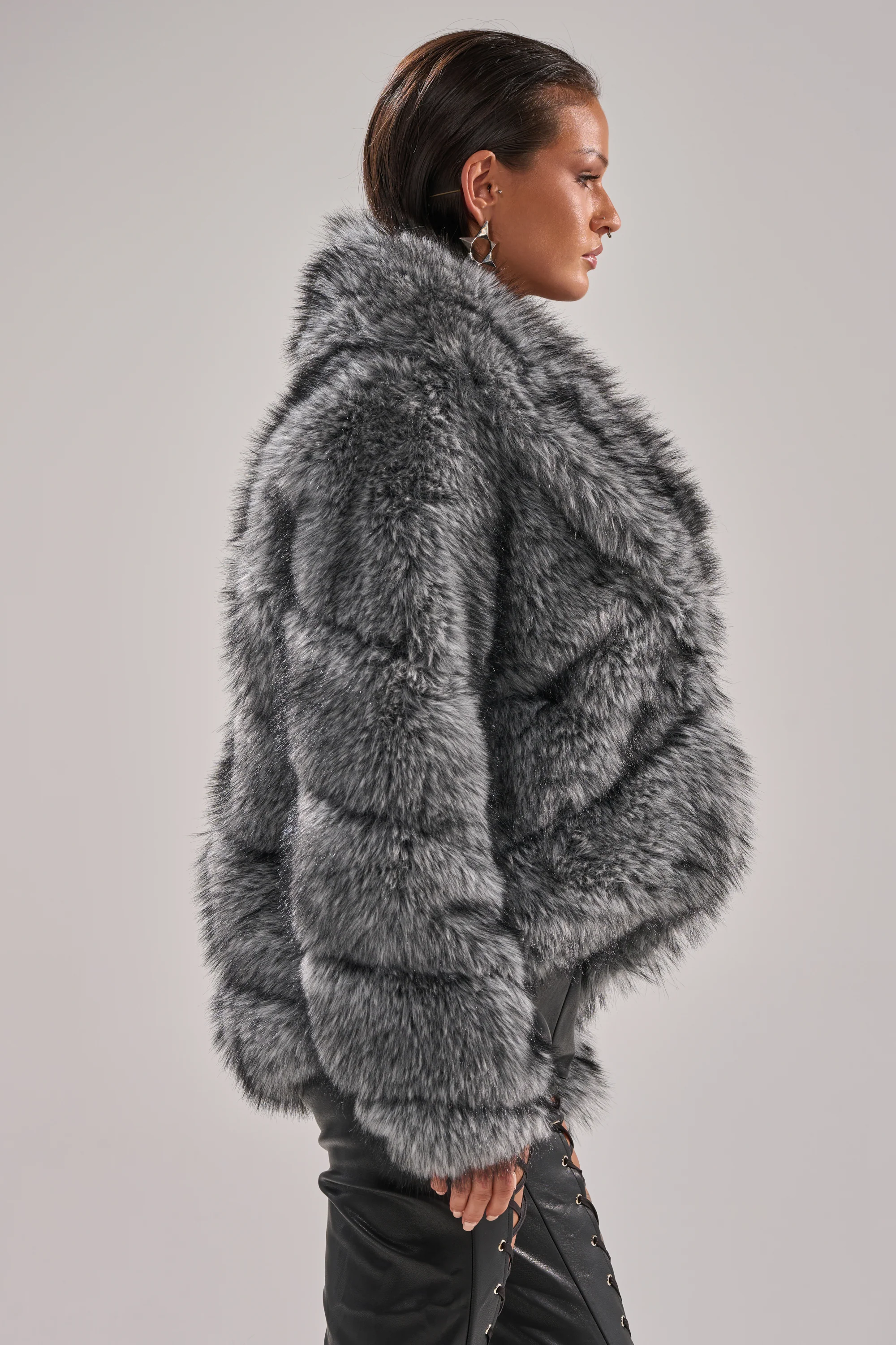 ELIXIR PANELED FAUX FUR IN GREY - Image 5