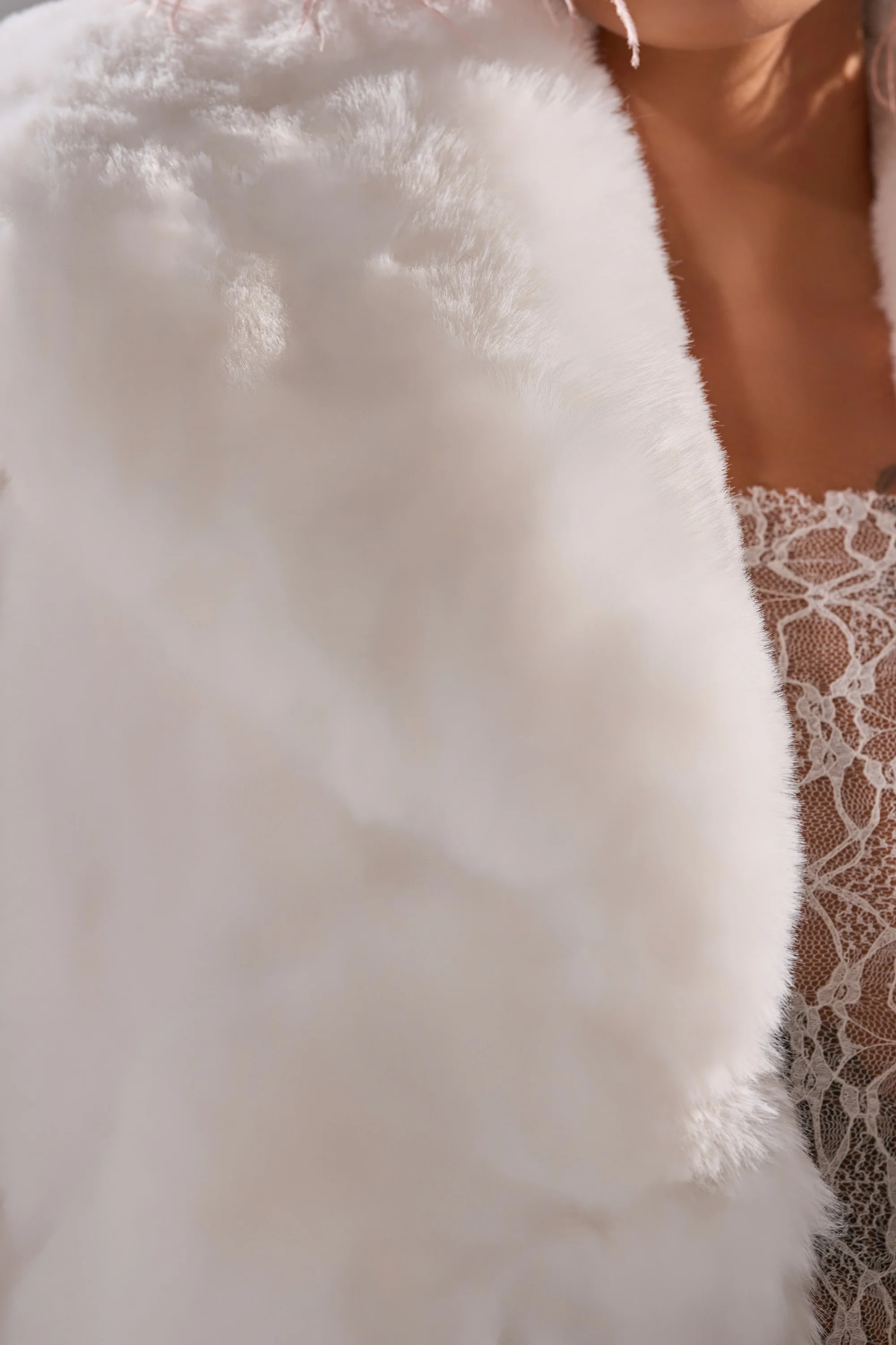 ELIXIR PANELED FAUX FUR IN WHITE - Image 11