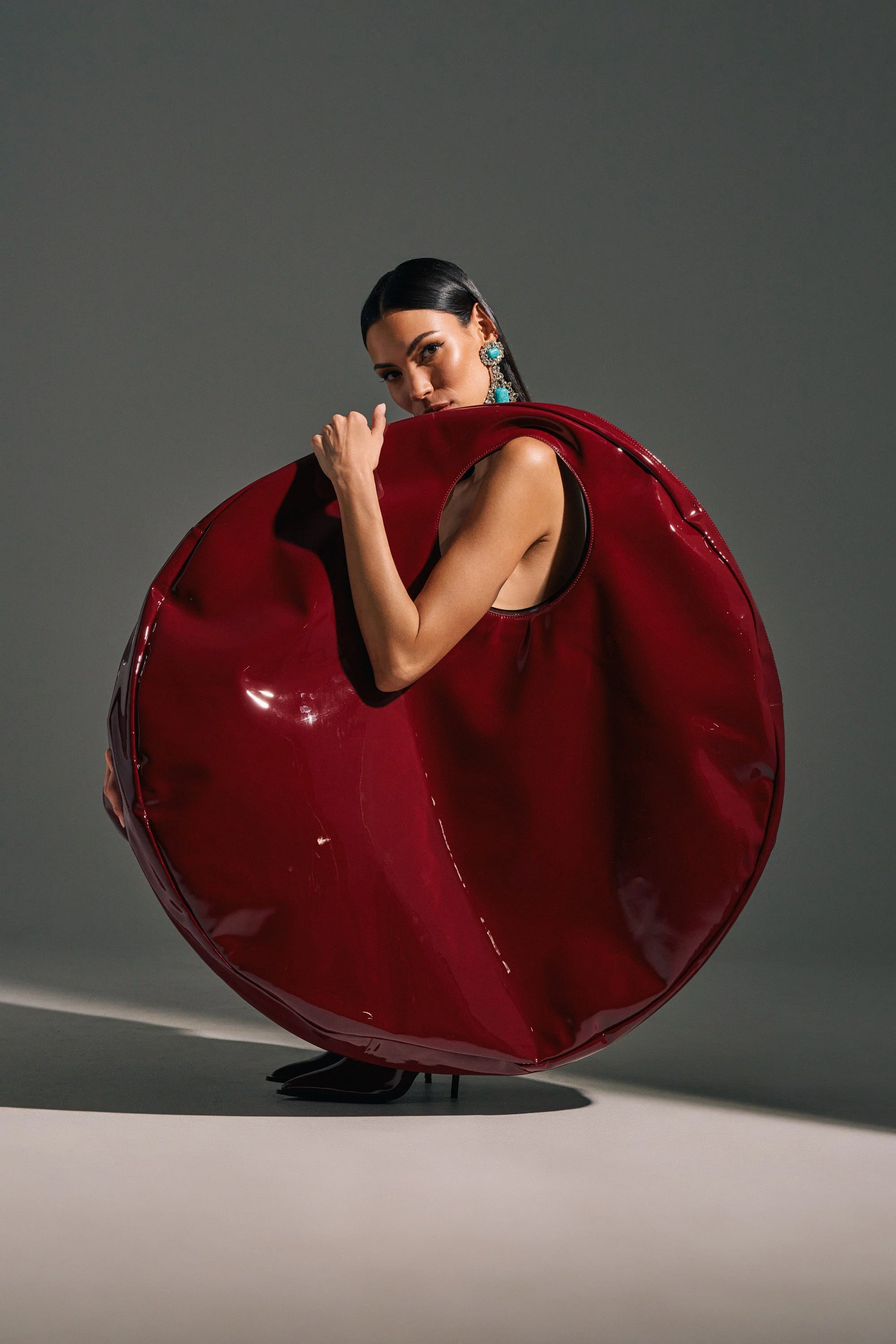 EPITOME OF LUXURY PATENT OVERSIZED TOTE - Image 2