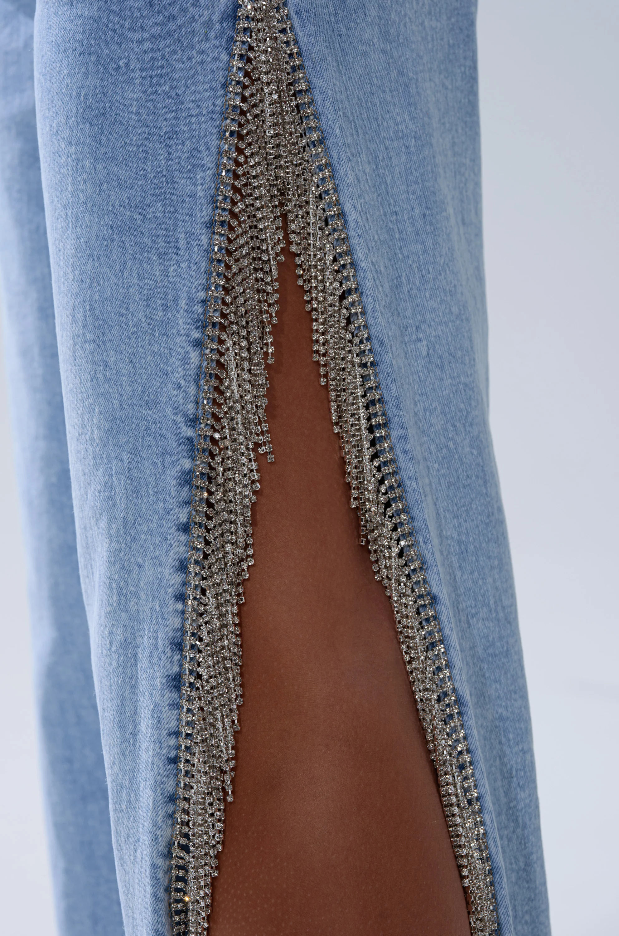 ESSENTIAL RELAXED FIT BLING DENIM JEANS - Image 9