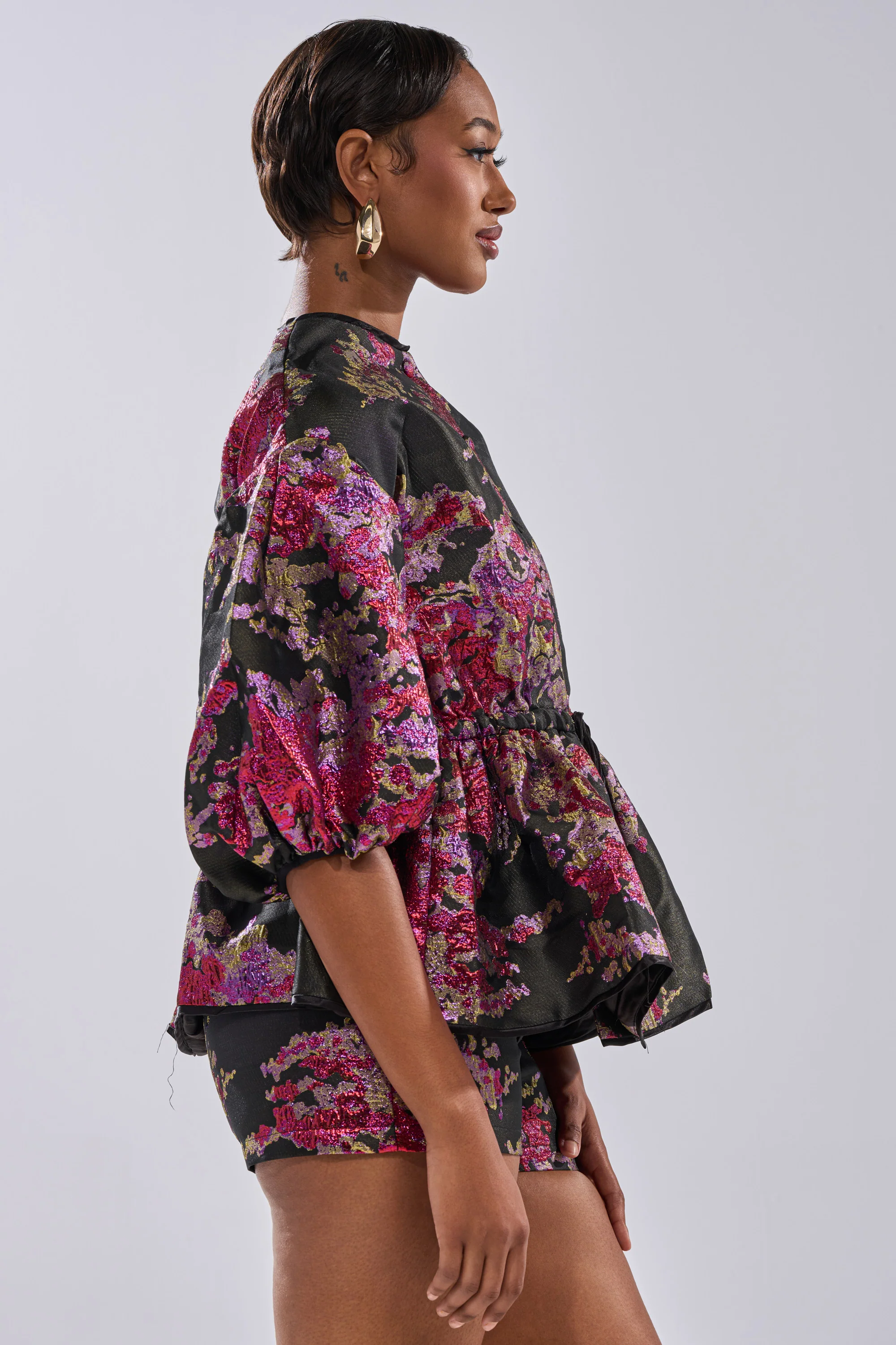 ETHEREAL BROCADE SHORT SLEEVE BLOUSE IN PINK - Image 4