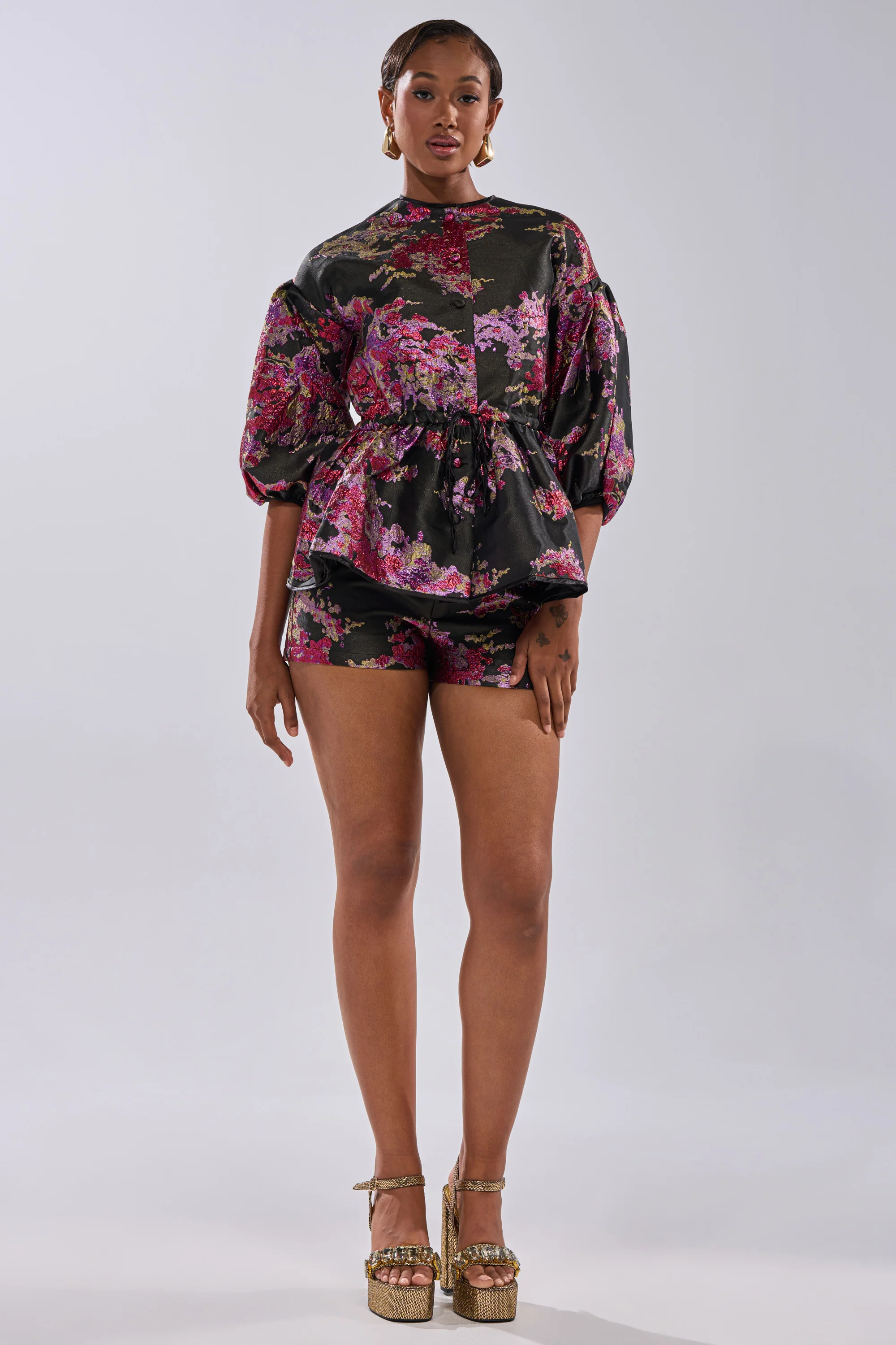 ETHEREAL BROCADE SHORTS IN PINK - Image 6