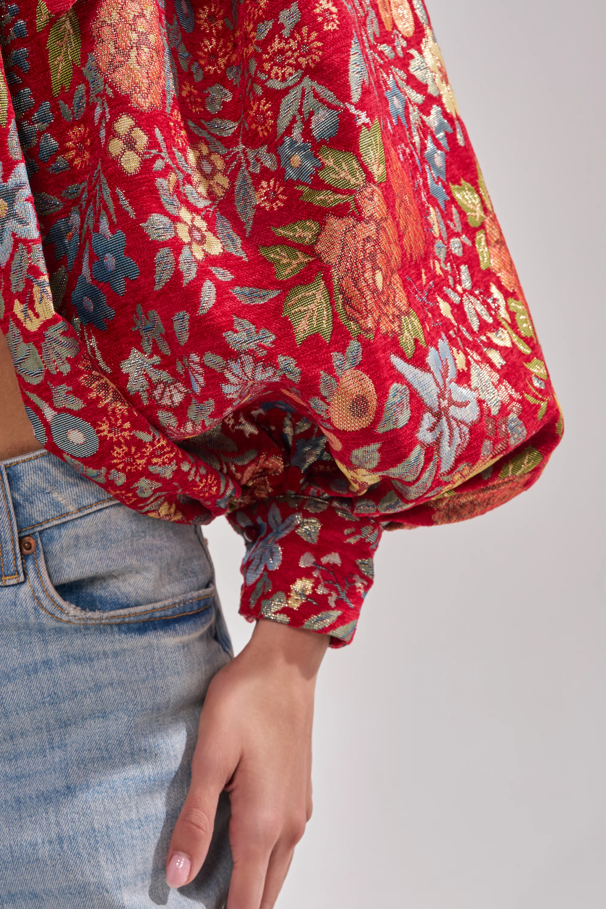 ETHEREAL FLORAL PUFF SLEEVE BROCADE TOP - Image 9