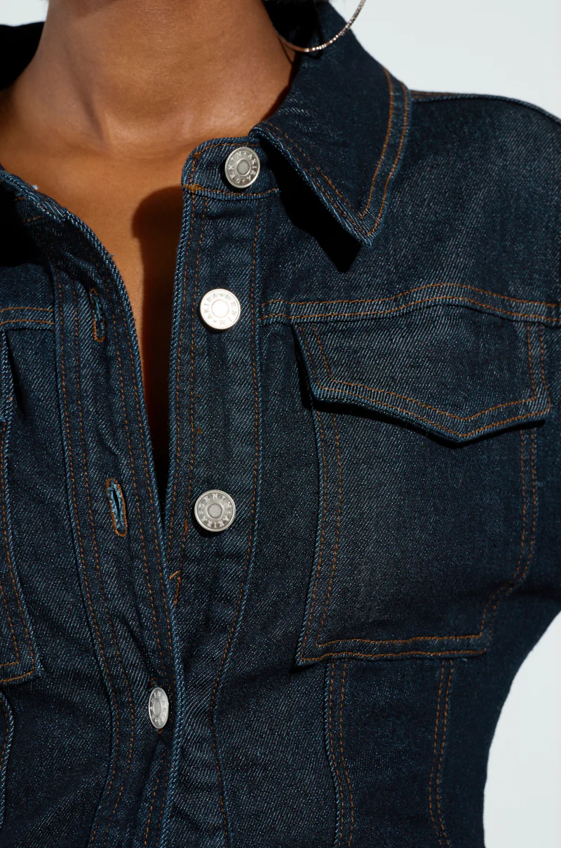 EVERYDAY LIVIN' DENIM BUTTON DOWN SHIRT - Image 7