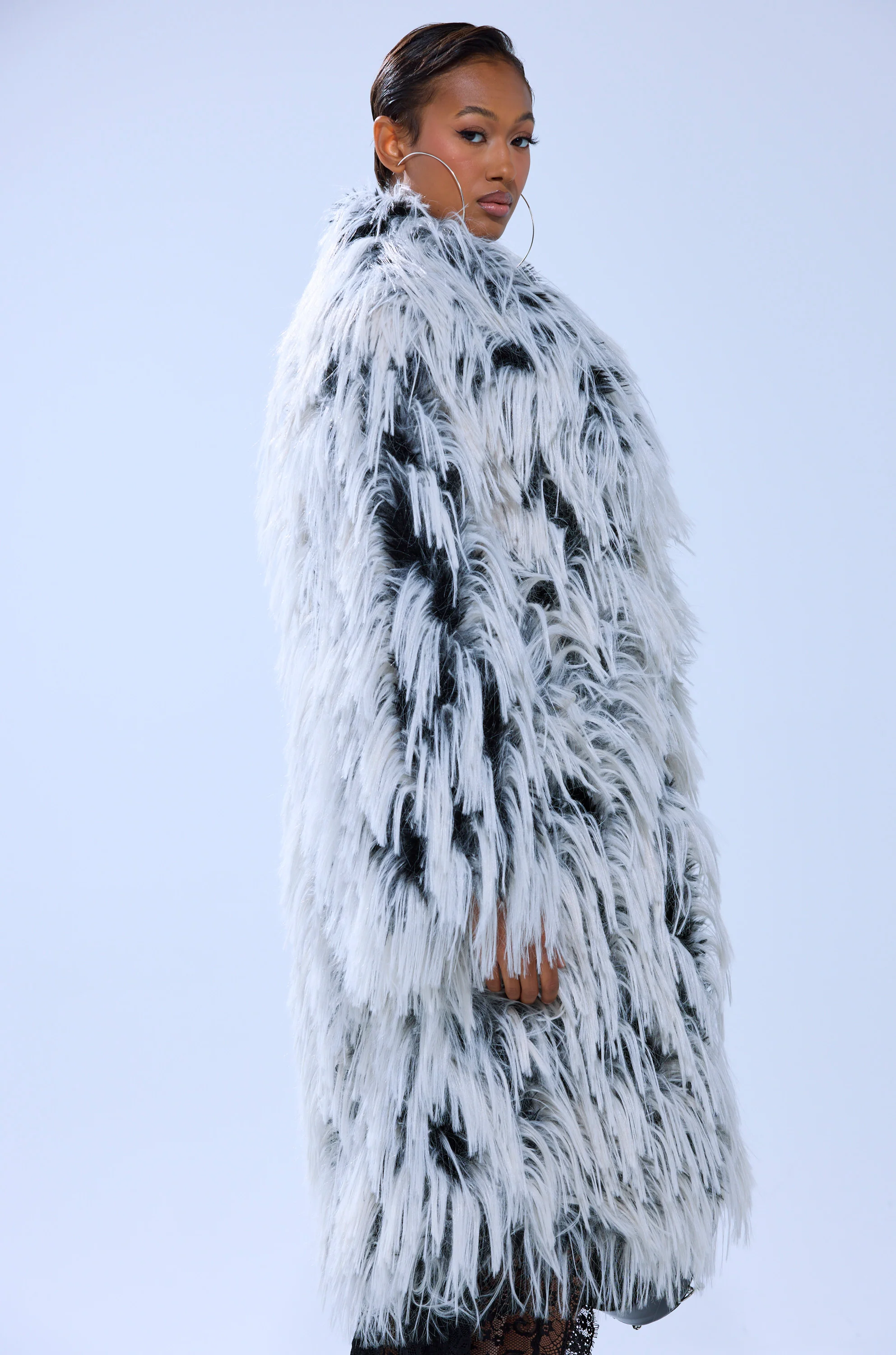EXPENSIVE TASTE FAUX FUR - Image 6