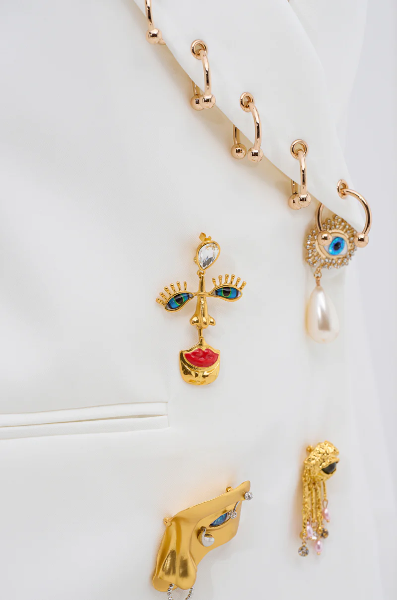 EYE GOT MY EYES ON YOU PIN DETAIL TAILORED BLAZER - Image 9