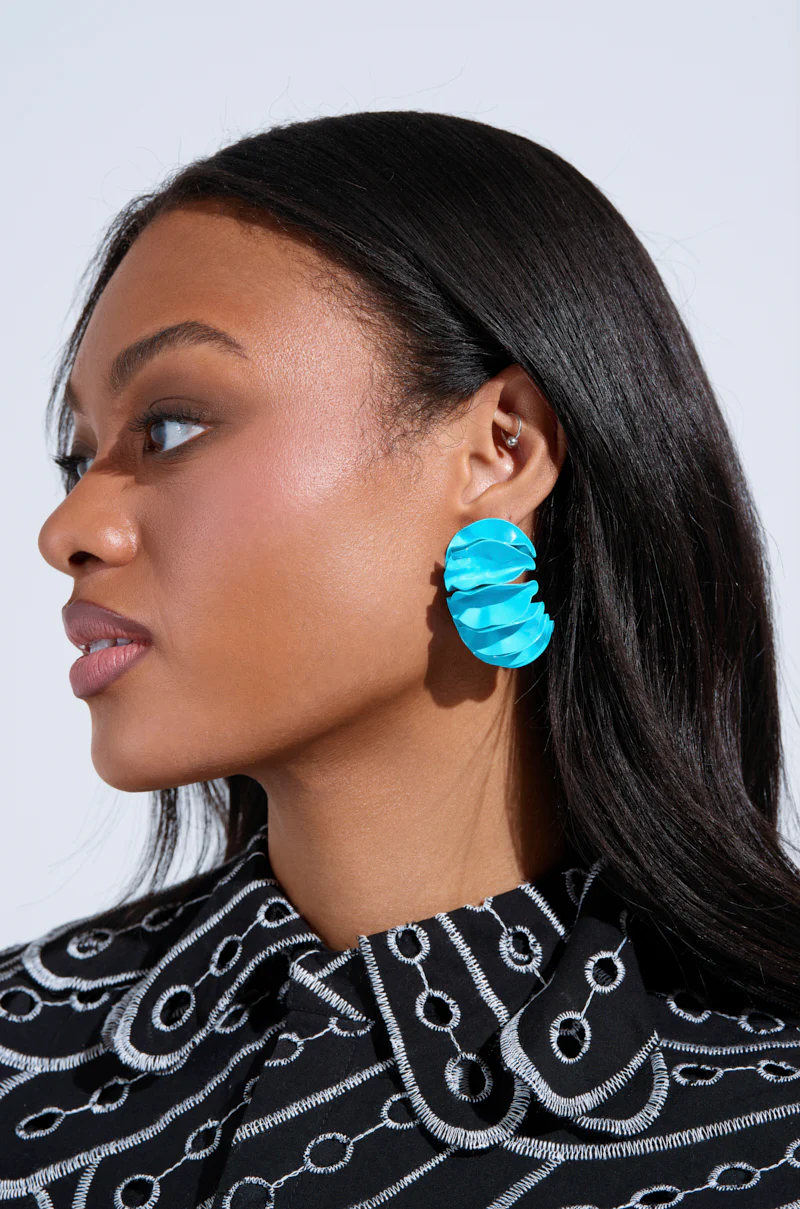 FANNED OUT EARRING - Image 3