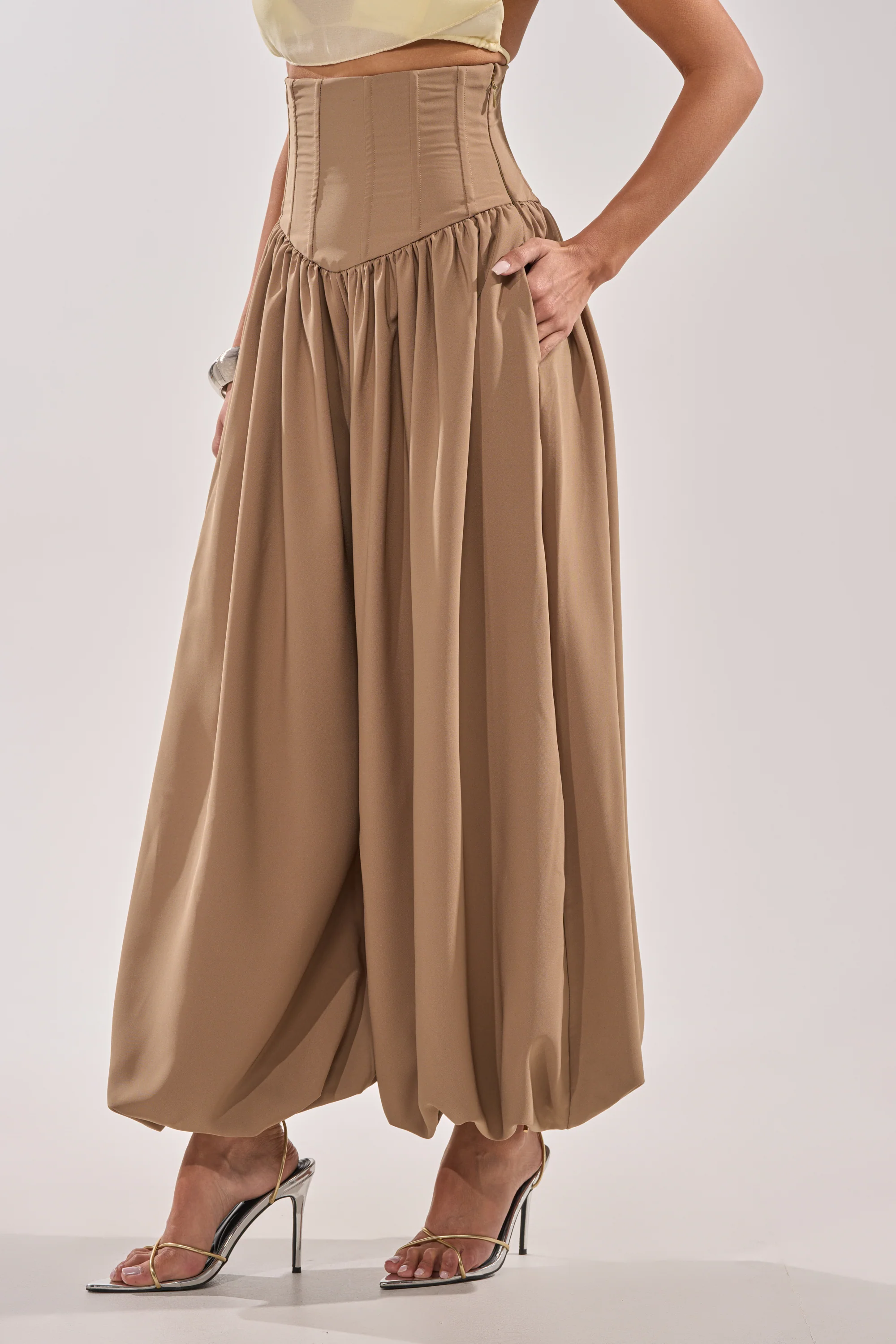 FEELING LUXE CORSETED BALLOON PANT - Image 2