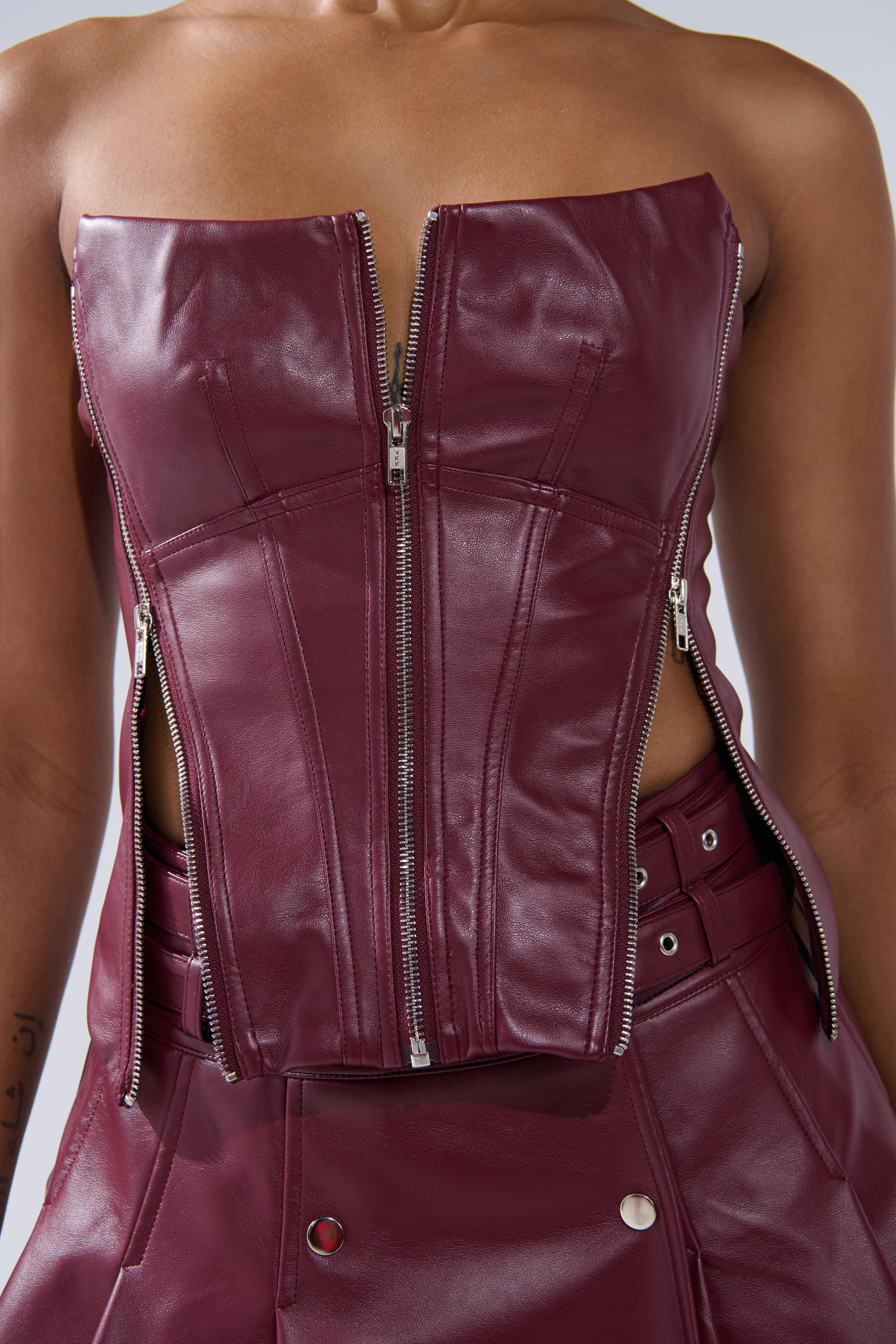 FEELING THE ENERGY CORSET - Image 10