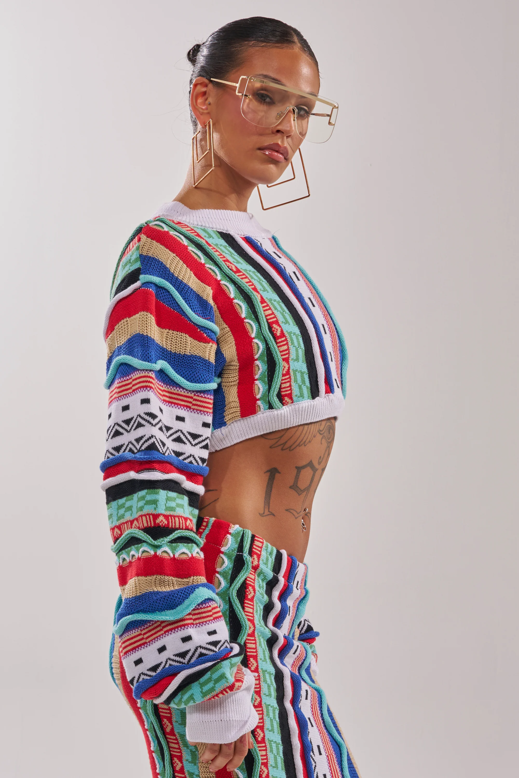 FEELING THE VIBES CROP SWEATER - Image 4