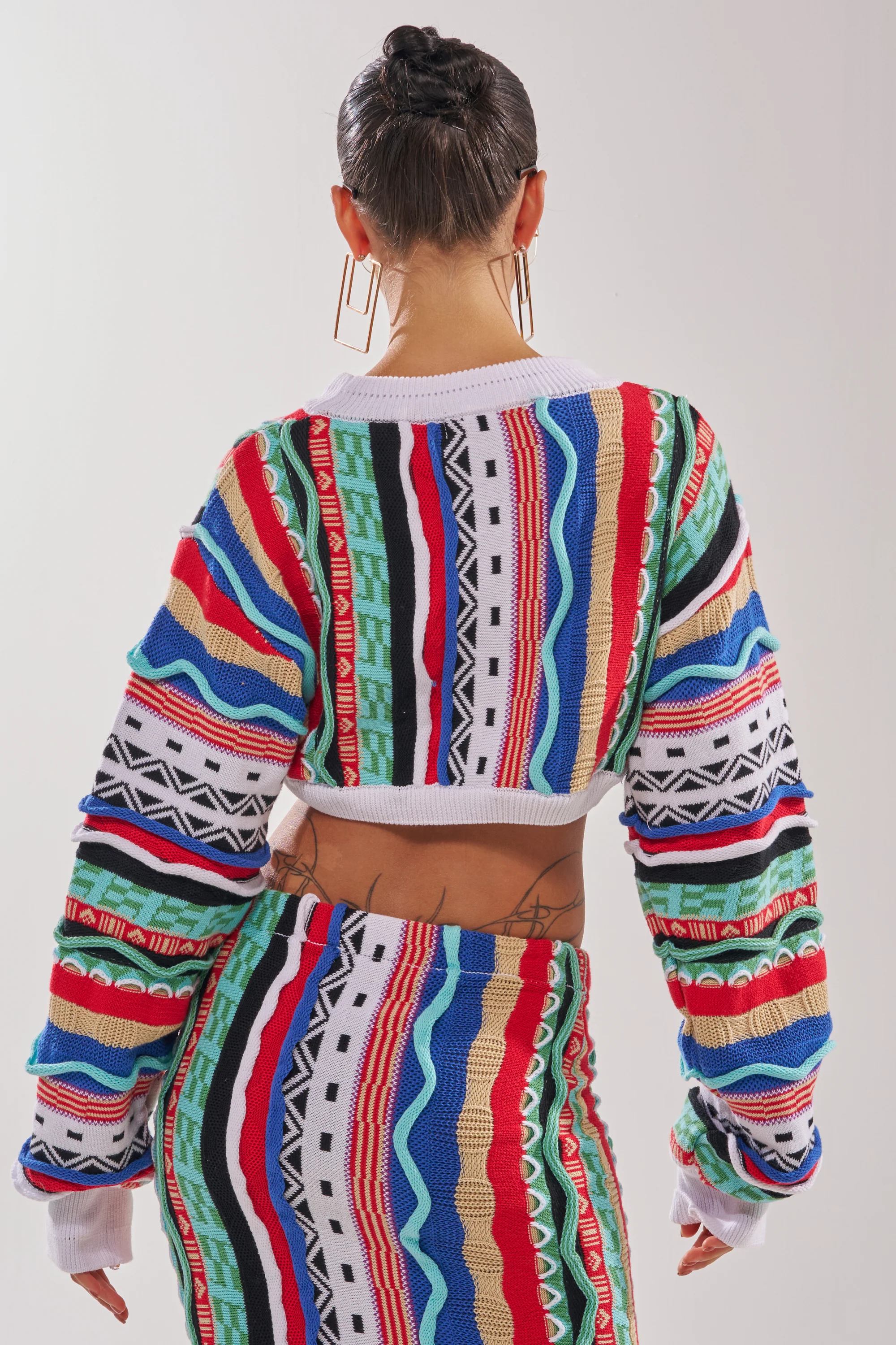 FEELING THE VIBES CROP SWEATER - Image 5