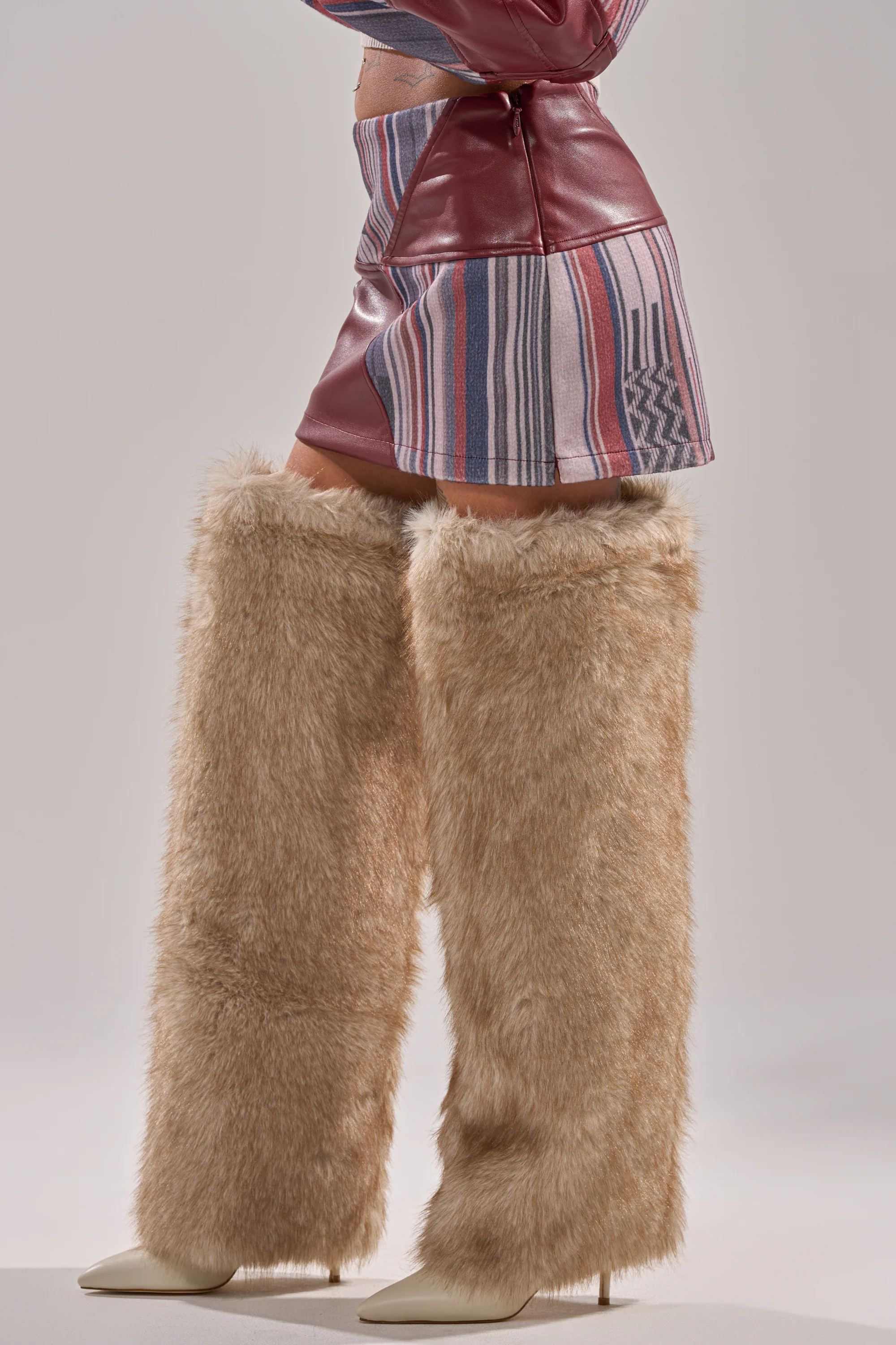 FEELING THE VIBES MINI SKIRT - Image 6