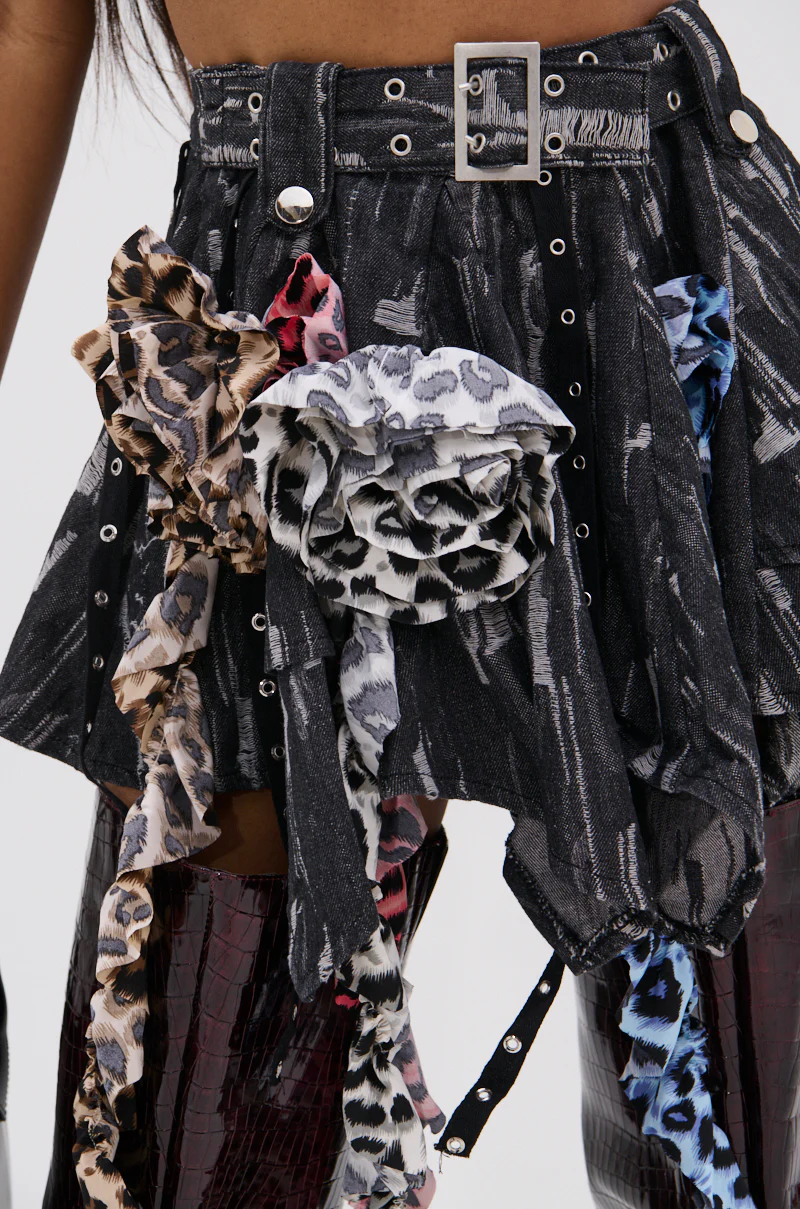 FEELING WILD MINI SKIRT - Image 7
