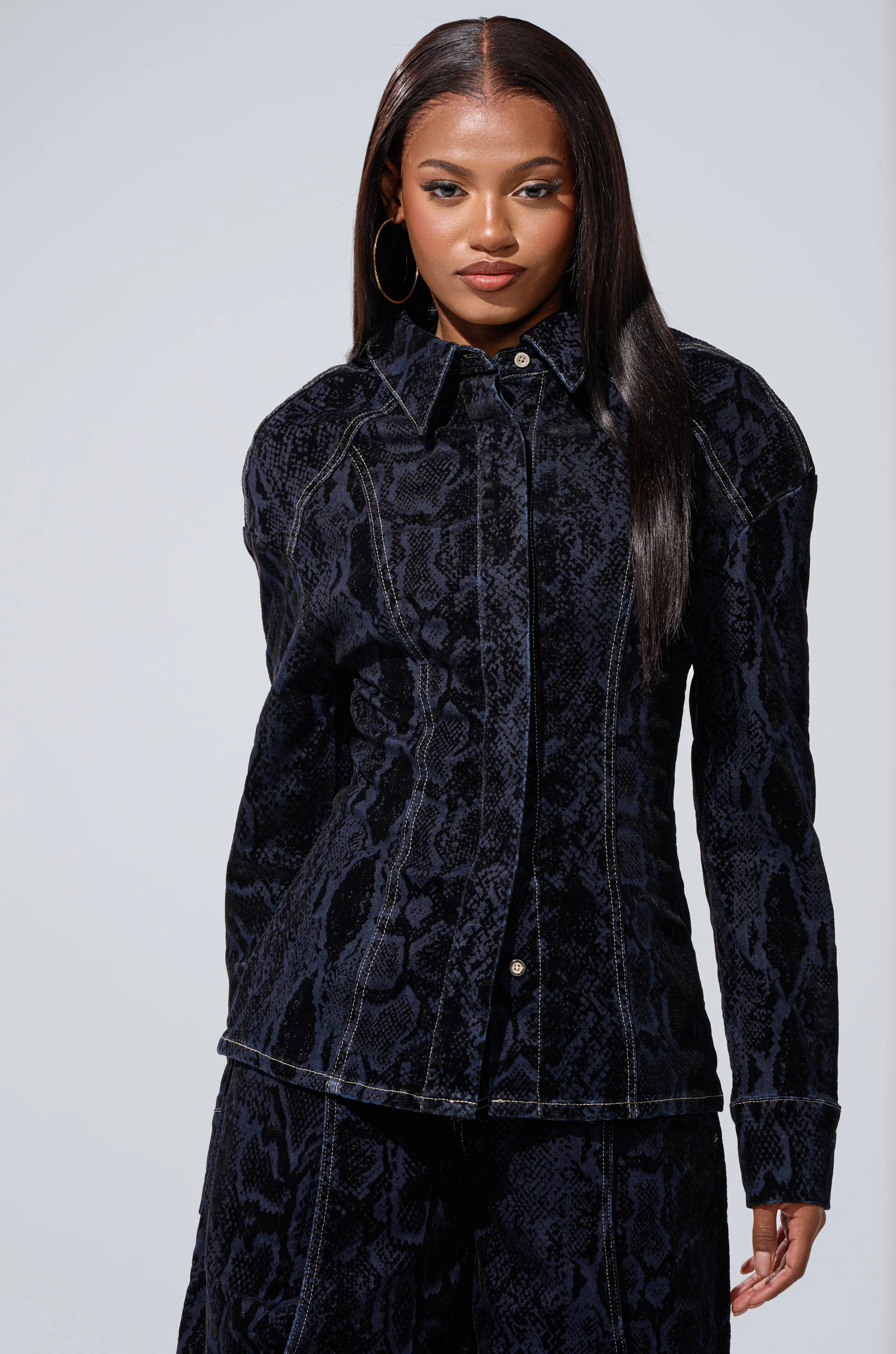 FEELS LIKE MONEY DENIM BUTTON DOWN - Image 2