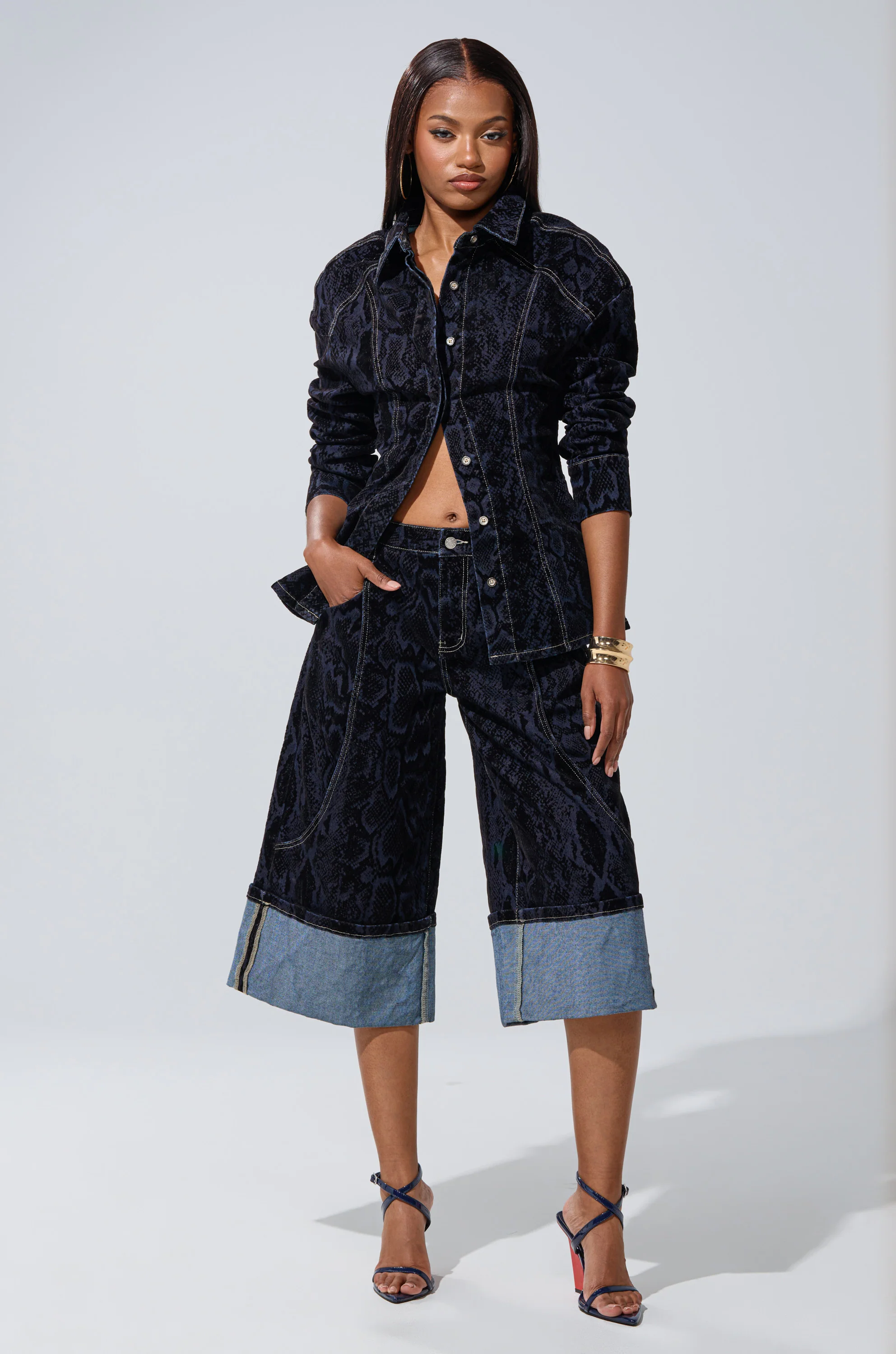 FEELS LIKE MONEY DENIM BUTTON DOWN - Image 6