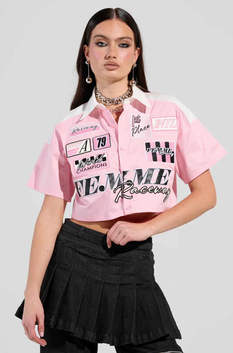 FEMME RACING BUTTON DOWN POPLIN SHIRT IN PINK - Image 2