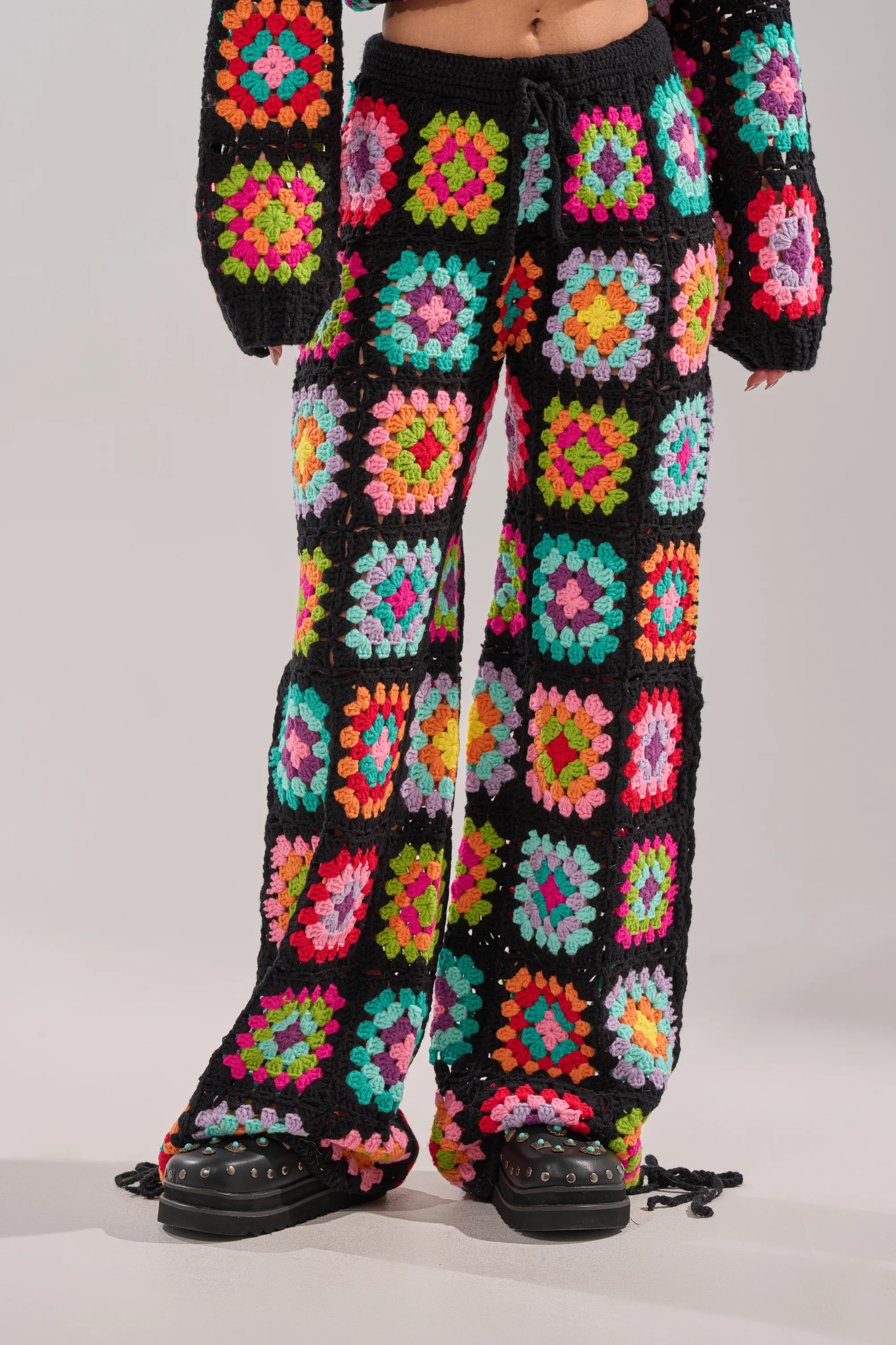 FESTIVAL GIRLY OVERSIZED CROCHET PANT IN MULTI