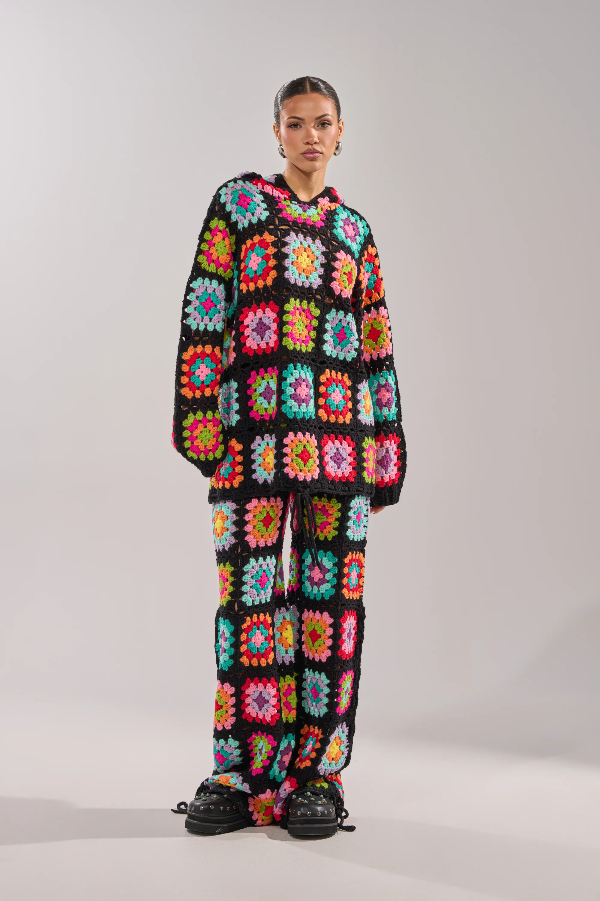 FESTIVAL GIRLY OVERSIZED CROCHET PANT IN MULTI - Image 5