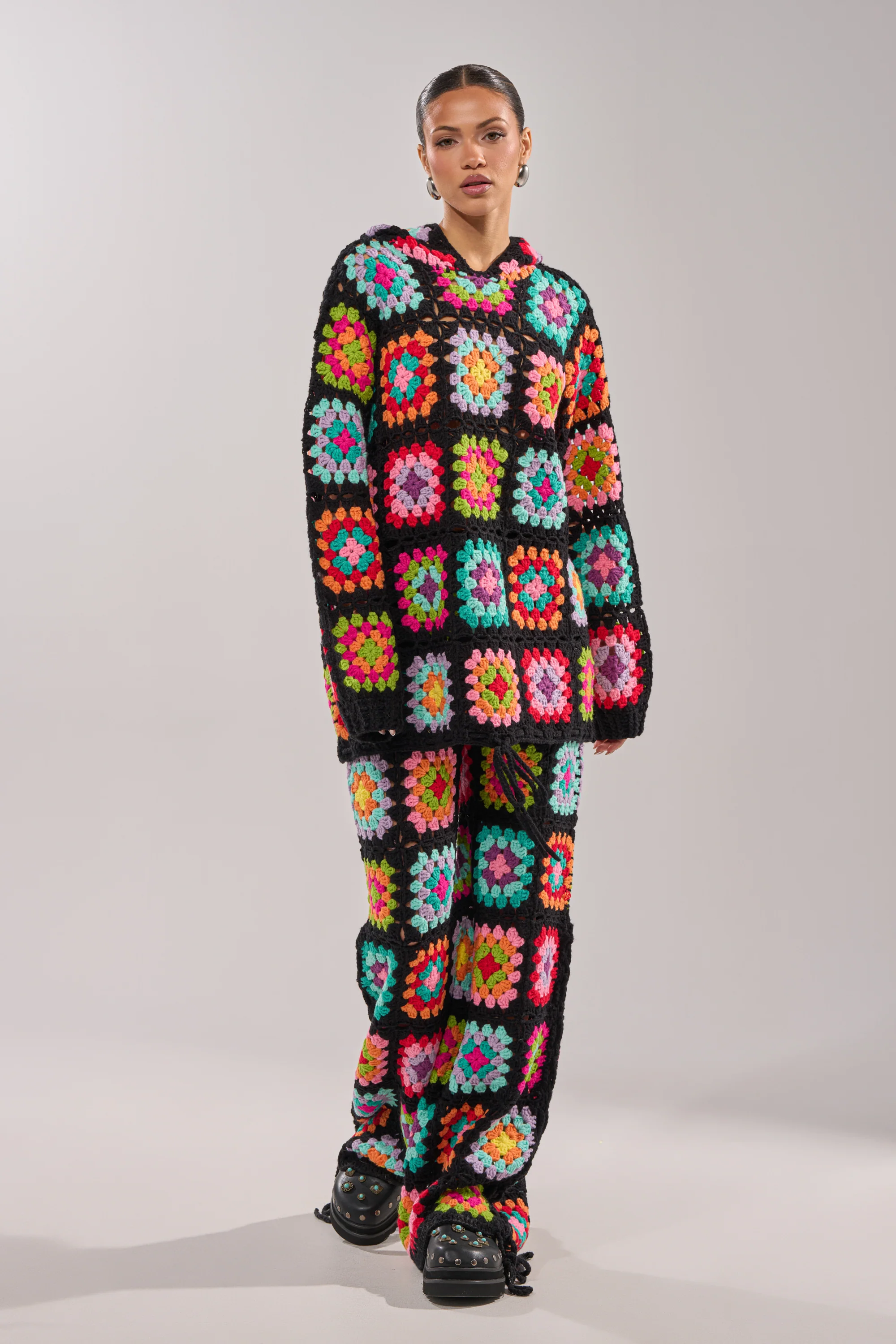 FESTIVAL GIRLY OVERSIZED CROCHET PANT IN MULTI - Image 6