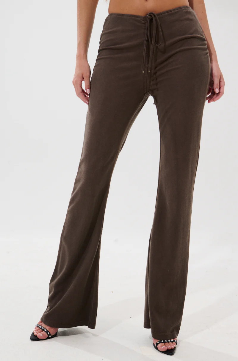 FESTIVAL LOW RISE RUCHED FLARE LEGGING - Image 2