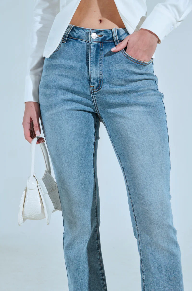 FLEX FIT MEDIUM WASH BOOT CUT - Image 7