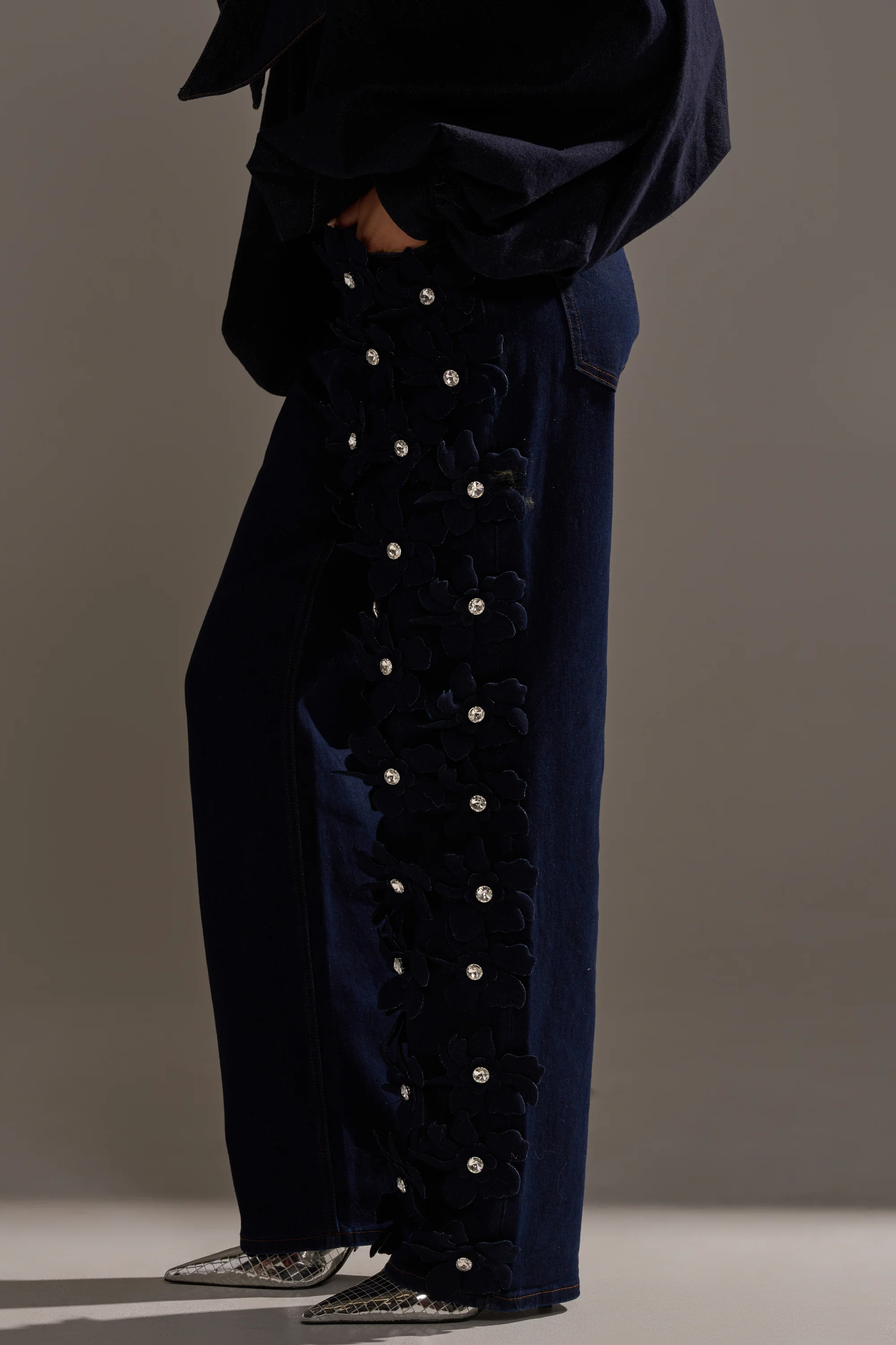 FLORAL FIELDS APPLIQUE DENIM PANTS WITH RHINESTONES - Image 3