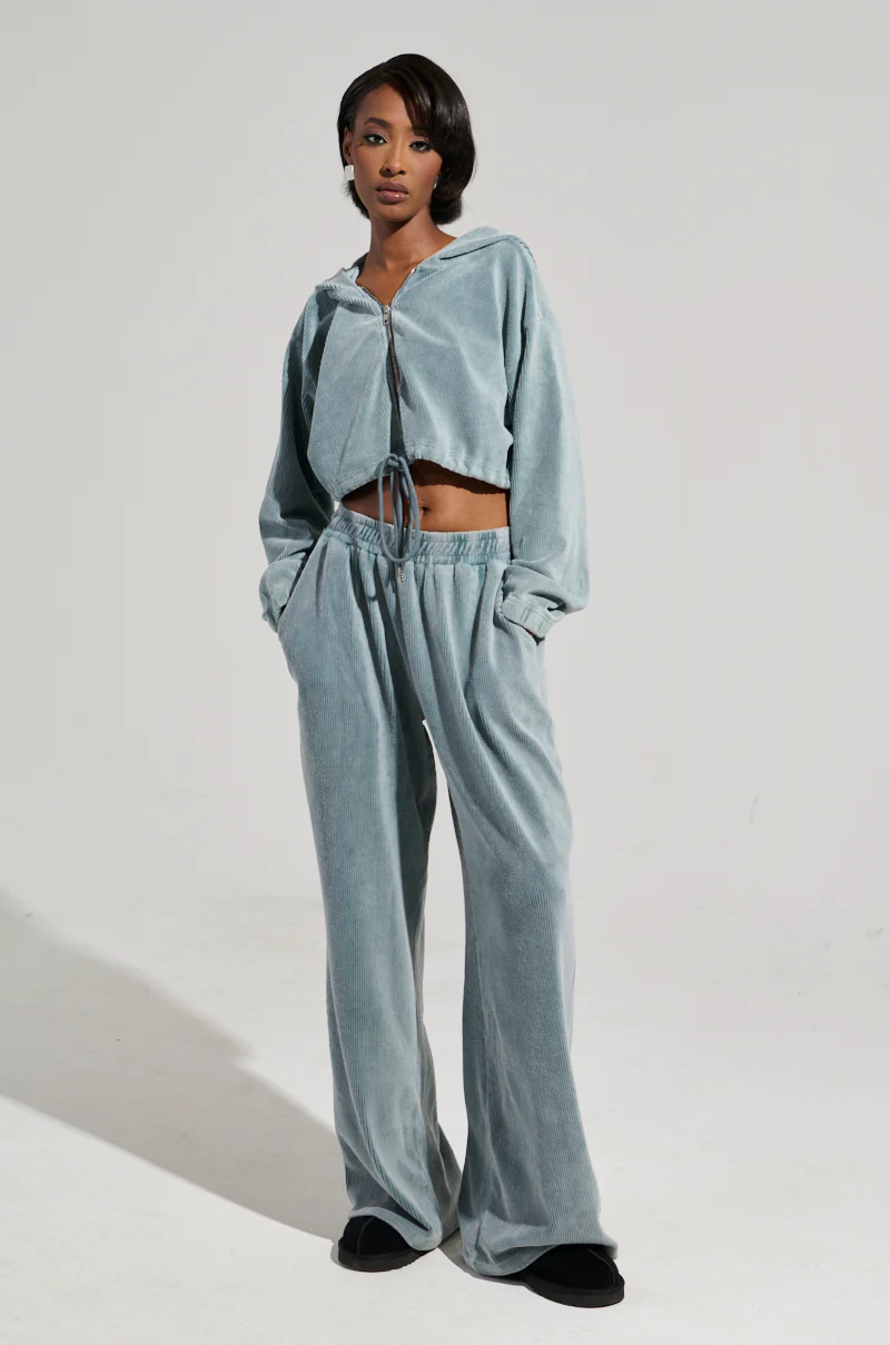 FREYA ZIP UP SWEATSHIRT - Image 8