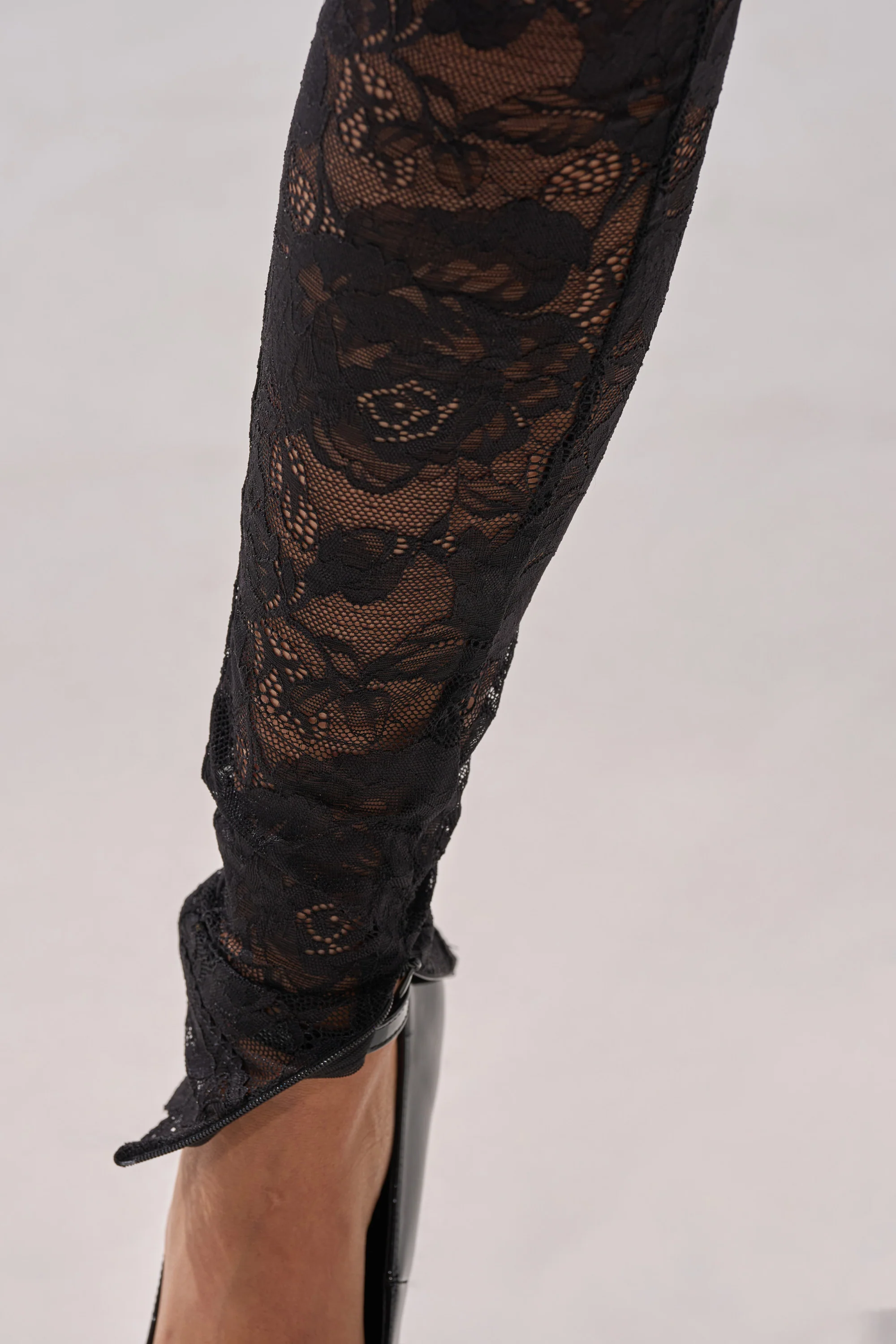FROM DAY TO NIGHT LACE JUMPSUIT IN BLACK - Image 8