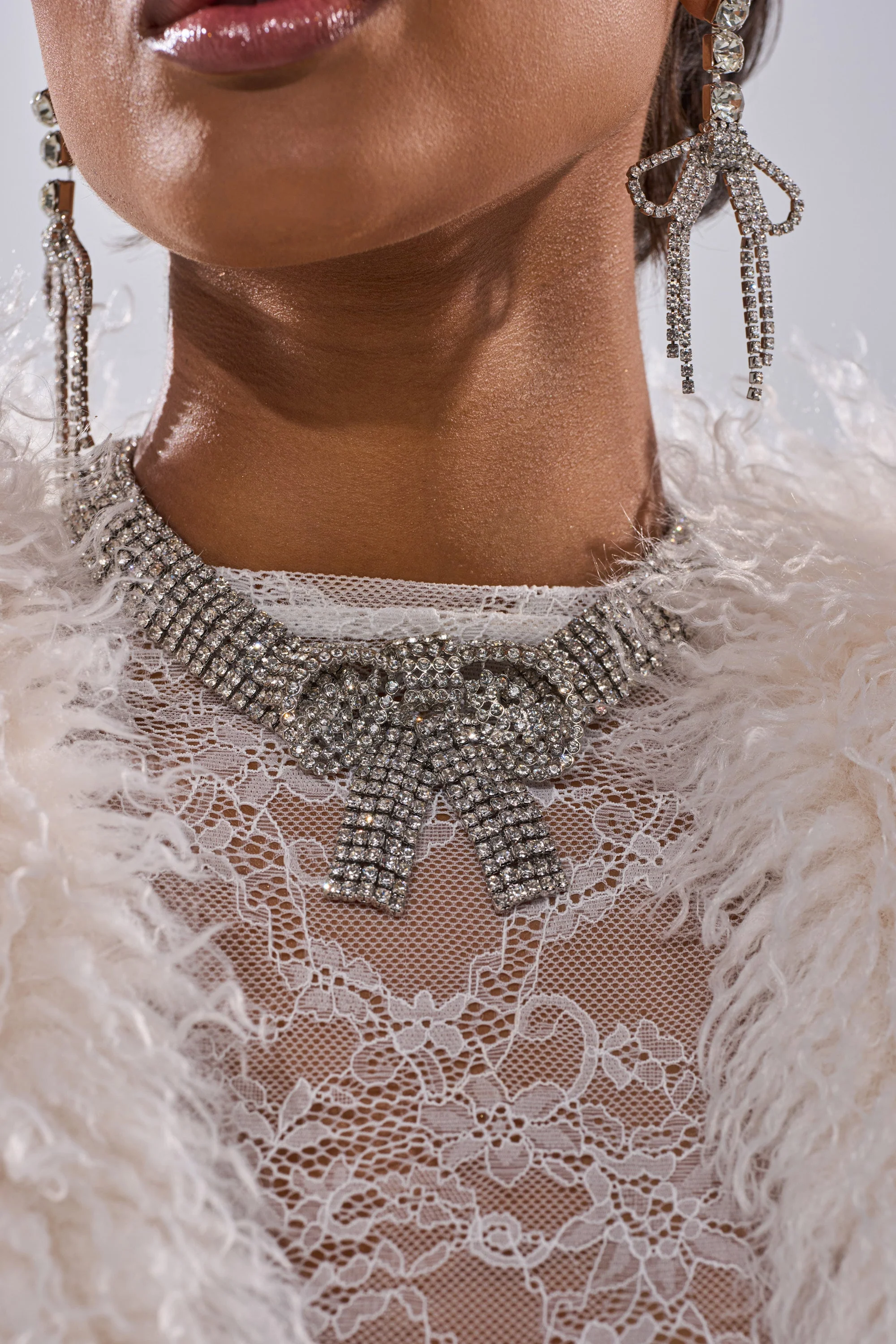 GABBY BOW NECKLACE - Image 2