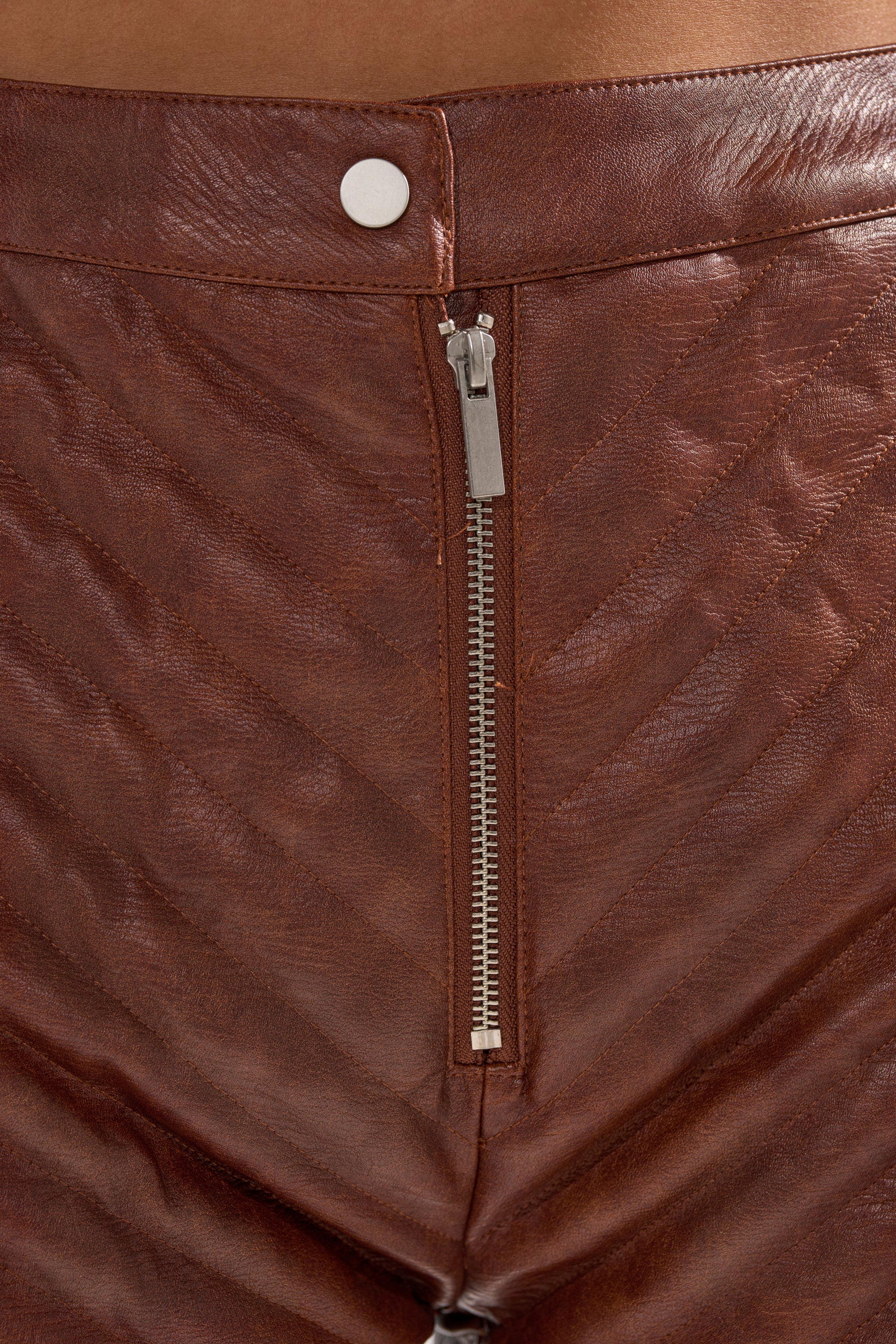 GALAXY FAUX LEATHER SHORT IN BROWN - Image 9