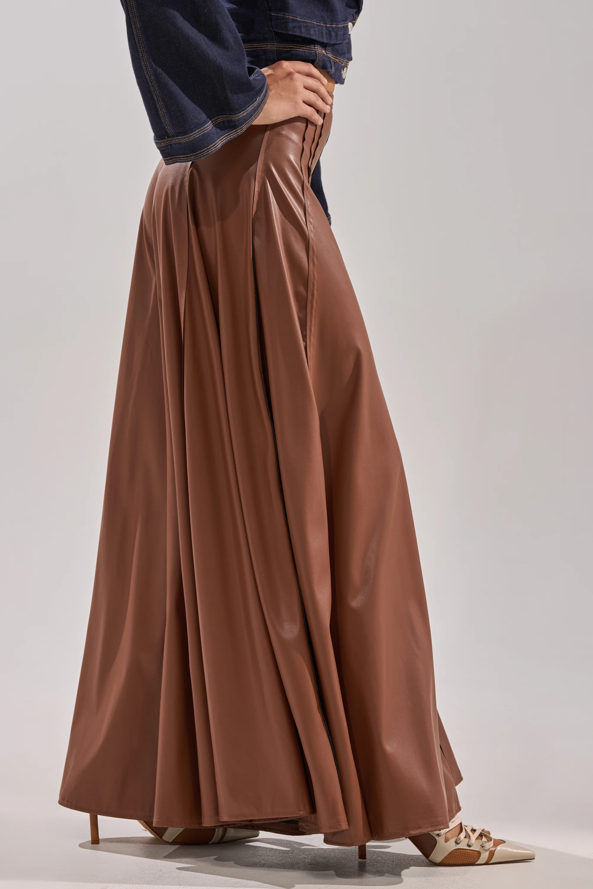 GALAXY FAUX LEATHER TROUSER IN BROWN - Image 3