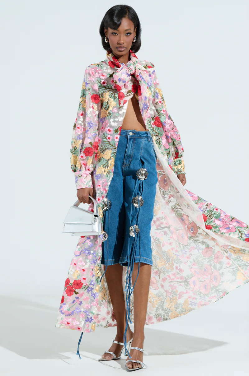 GARDEN PARTY FLORAL APPLIQUE LONG BLOUSE - Image 2