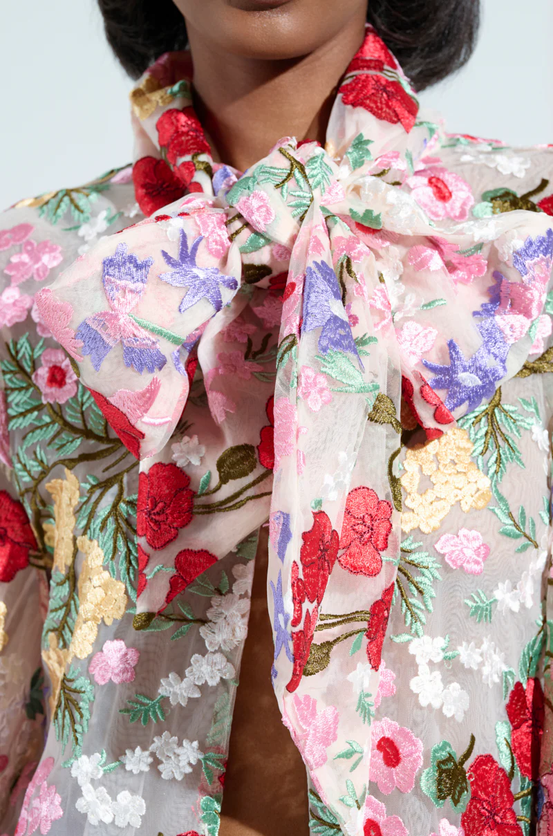 GARDEN PARTY FLORAL APPLIQUE LONG BLOUSE - Image 7