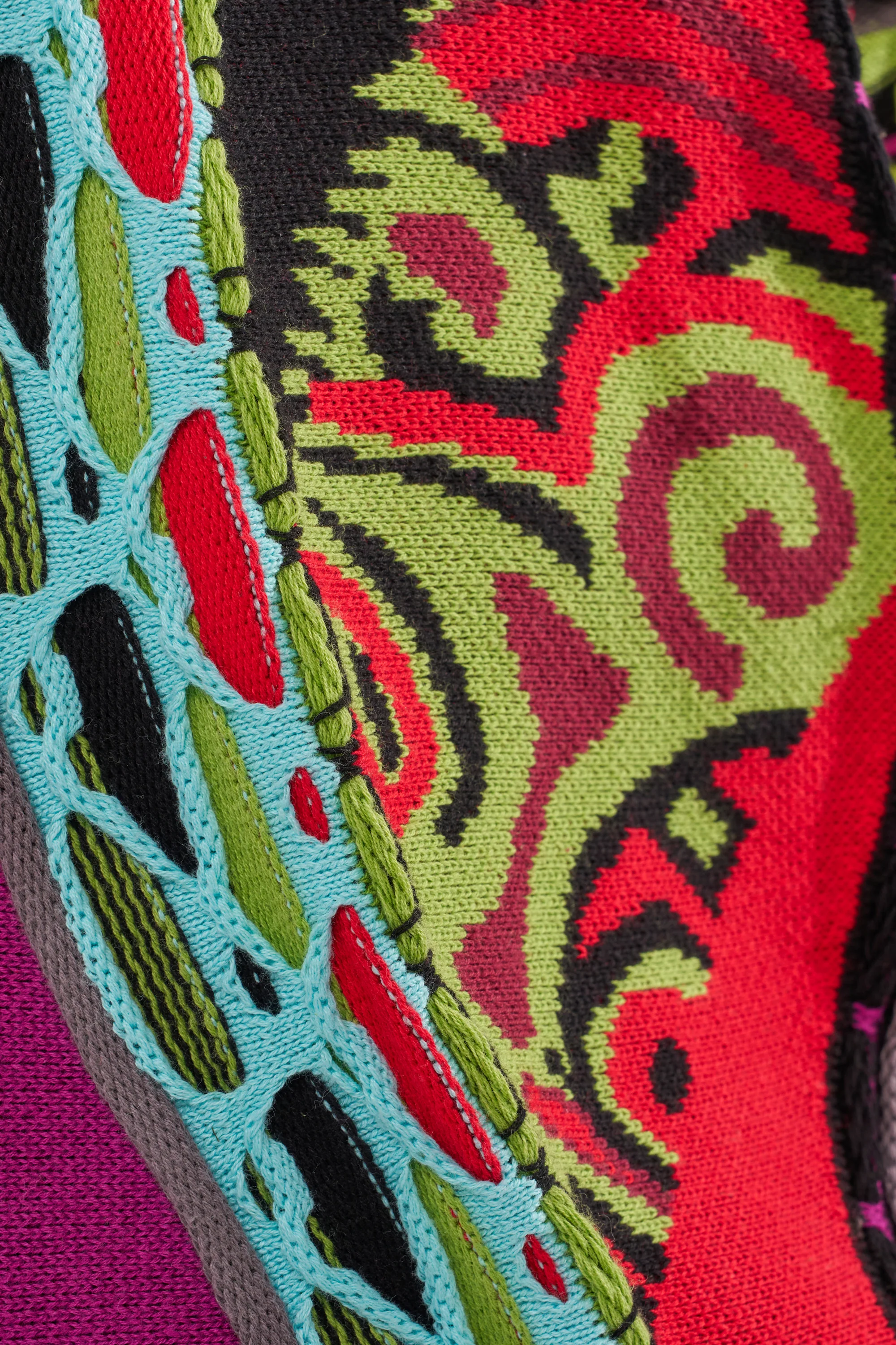 GET GROOVY SWEATER - Image 9