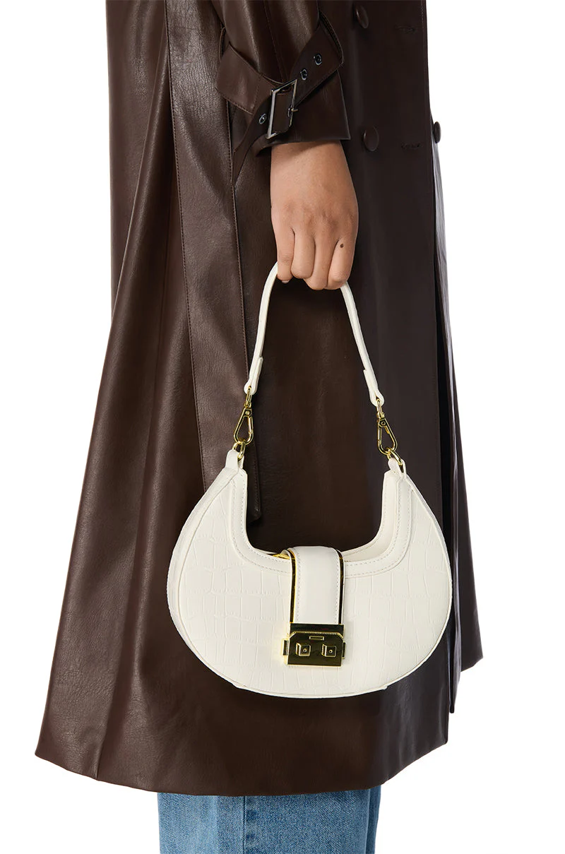 GIGI CRESCENT BAG - Image 4