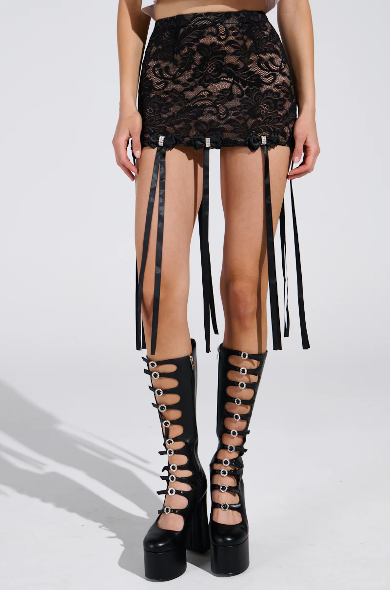 GIRLY POP LACE MINI SKIRT - Image 2