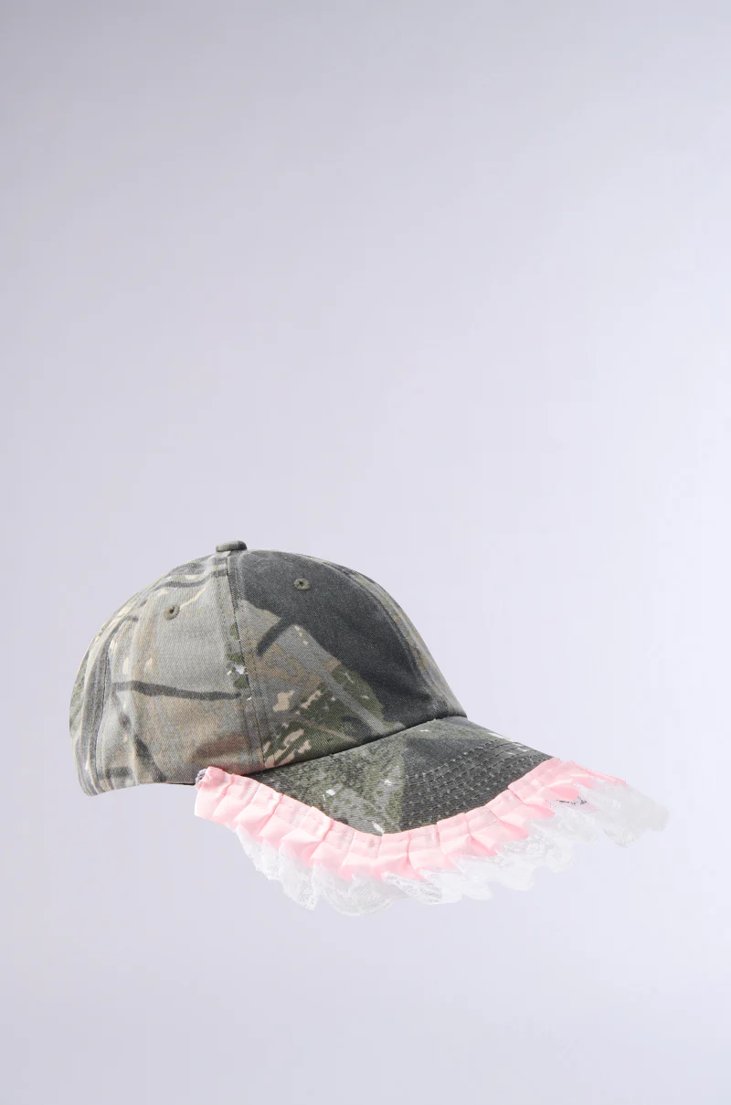 GIRLY VIBES CAMO HAT