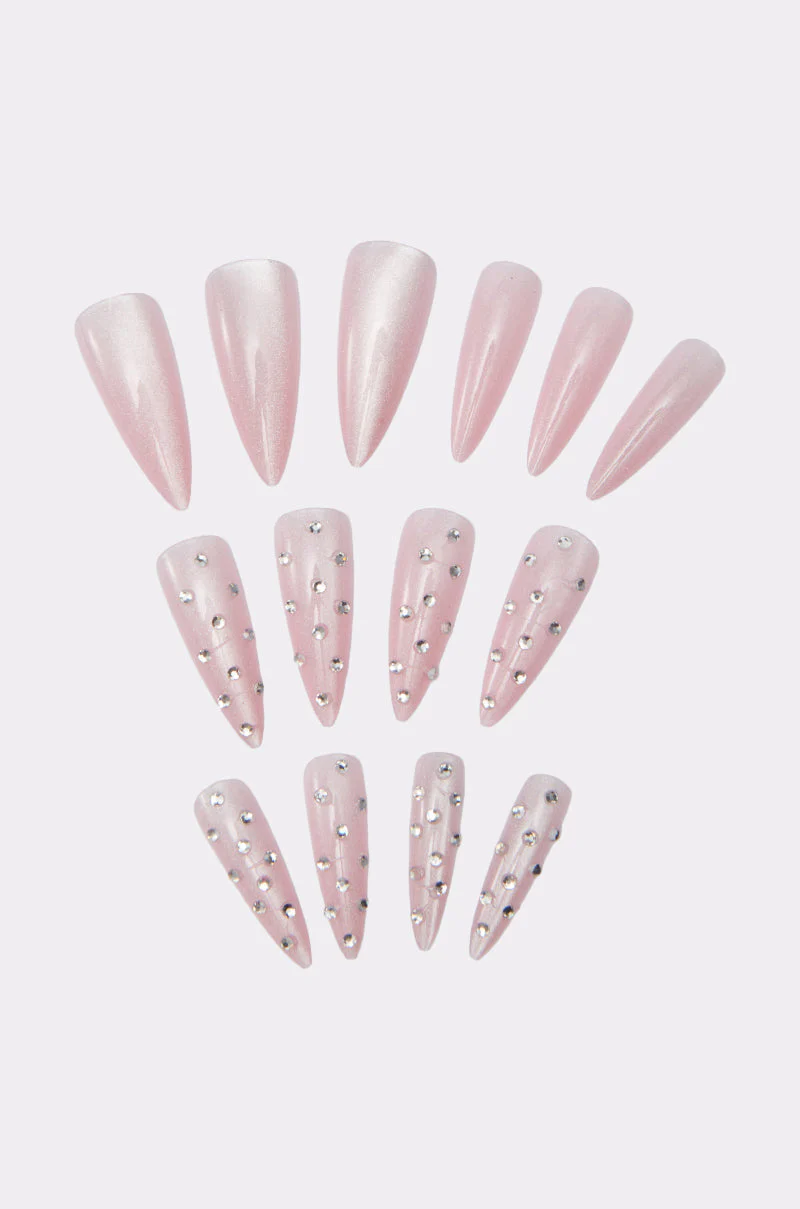 GIRLY VIBES FALSE NAILS
