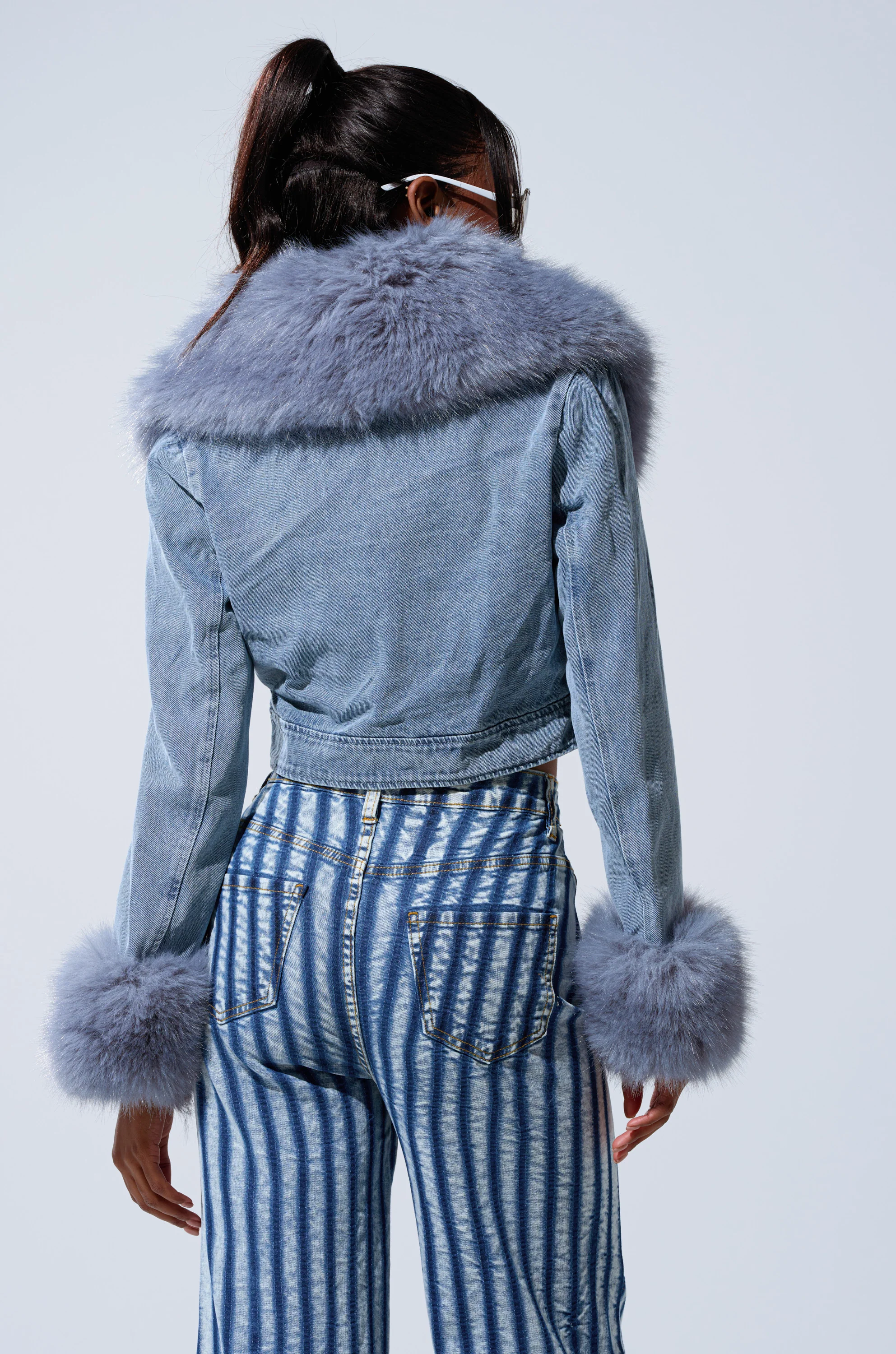 GISELE CROP DENIM BLAZER - Image 10