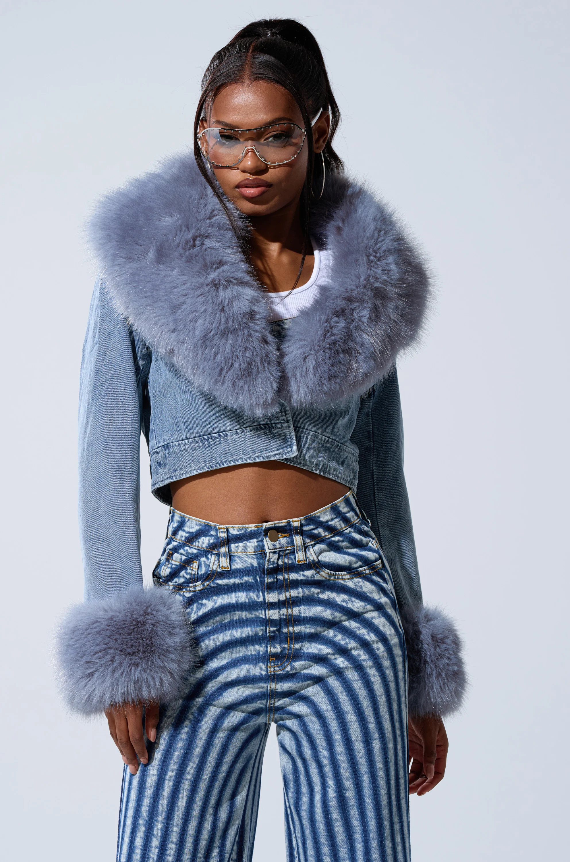 GISELE CROP DENIM BLAZER - Image 3