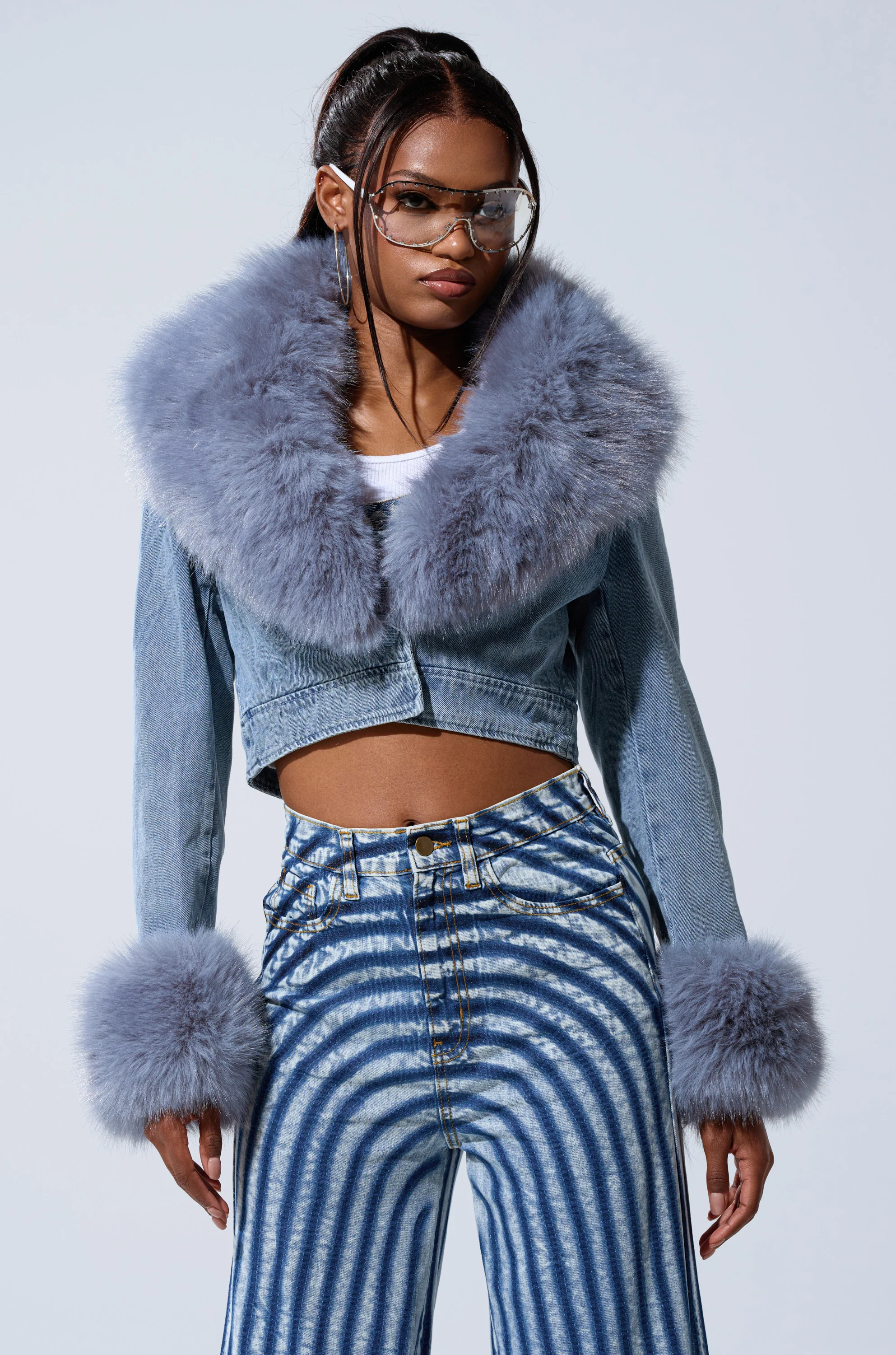 GISELE CROP DENIM BLAZER - Image 6
