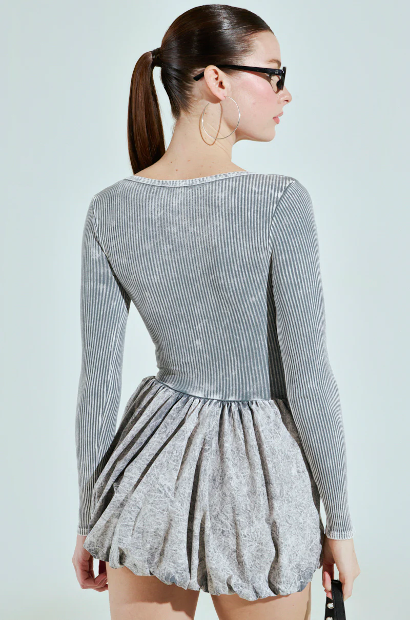 GIVE ME A LITTLE MINI DRESS IN LIGHT GREY - Image 4