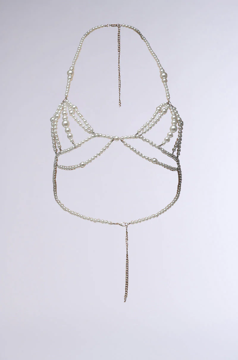 GIVING CLASS BODY CHAIN