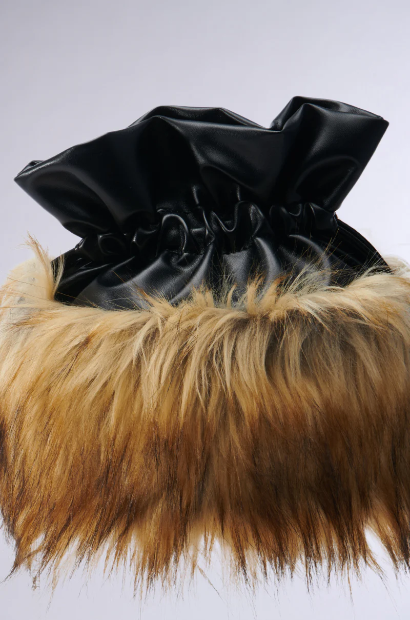 GRACELLE BUCKET BAG - Image 4