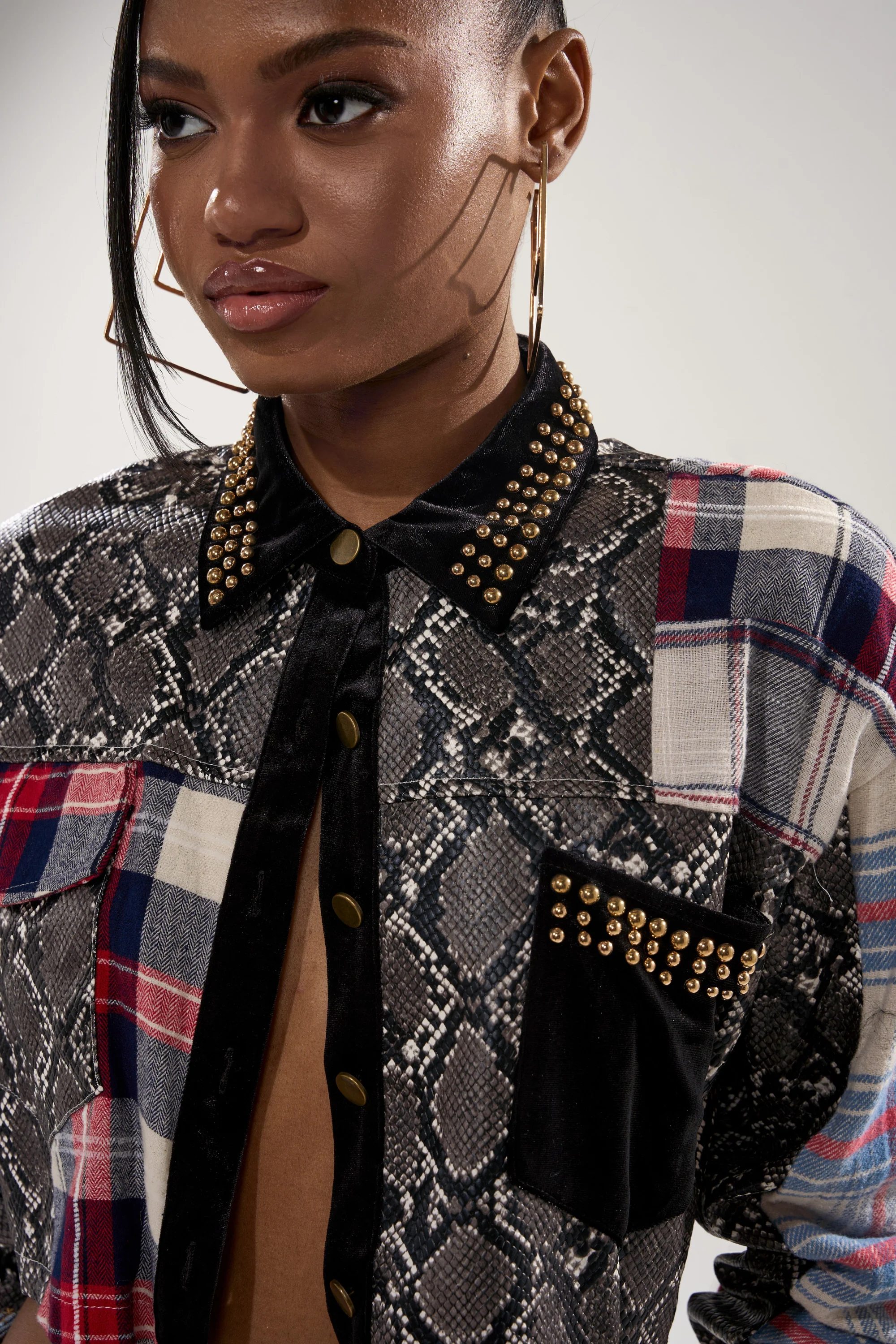 GUESS WHATS NEXT PLAID BUTTON DOWN - Image 10